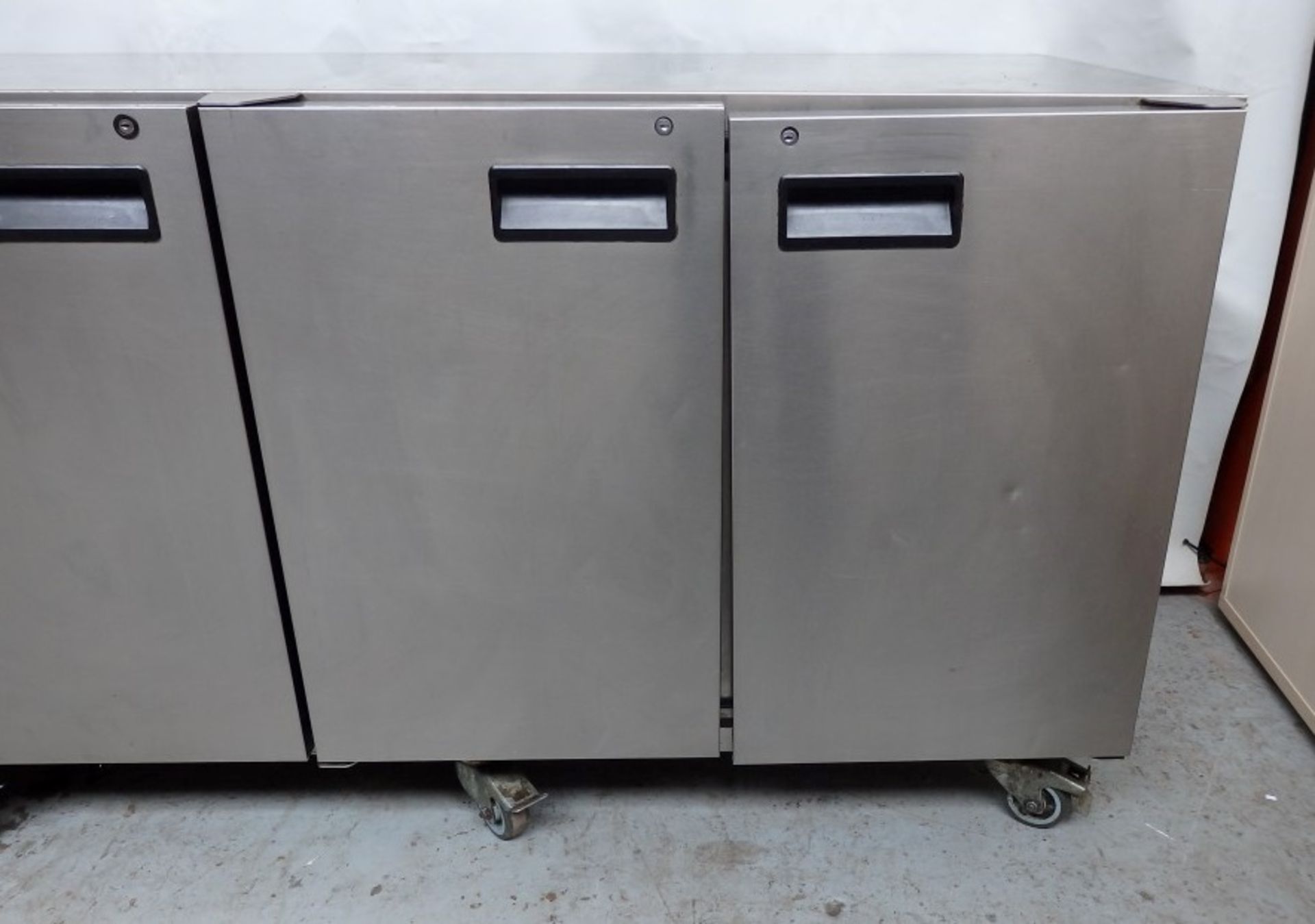 1 x FOSTER Commercial Undercounter Refrigerator With 3-Door Storage, Drawer And Stainless Steel - Image 12 of 13