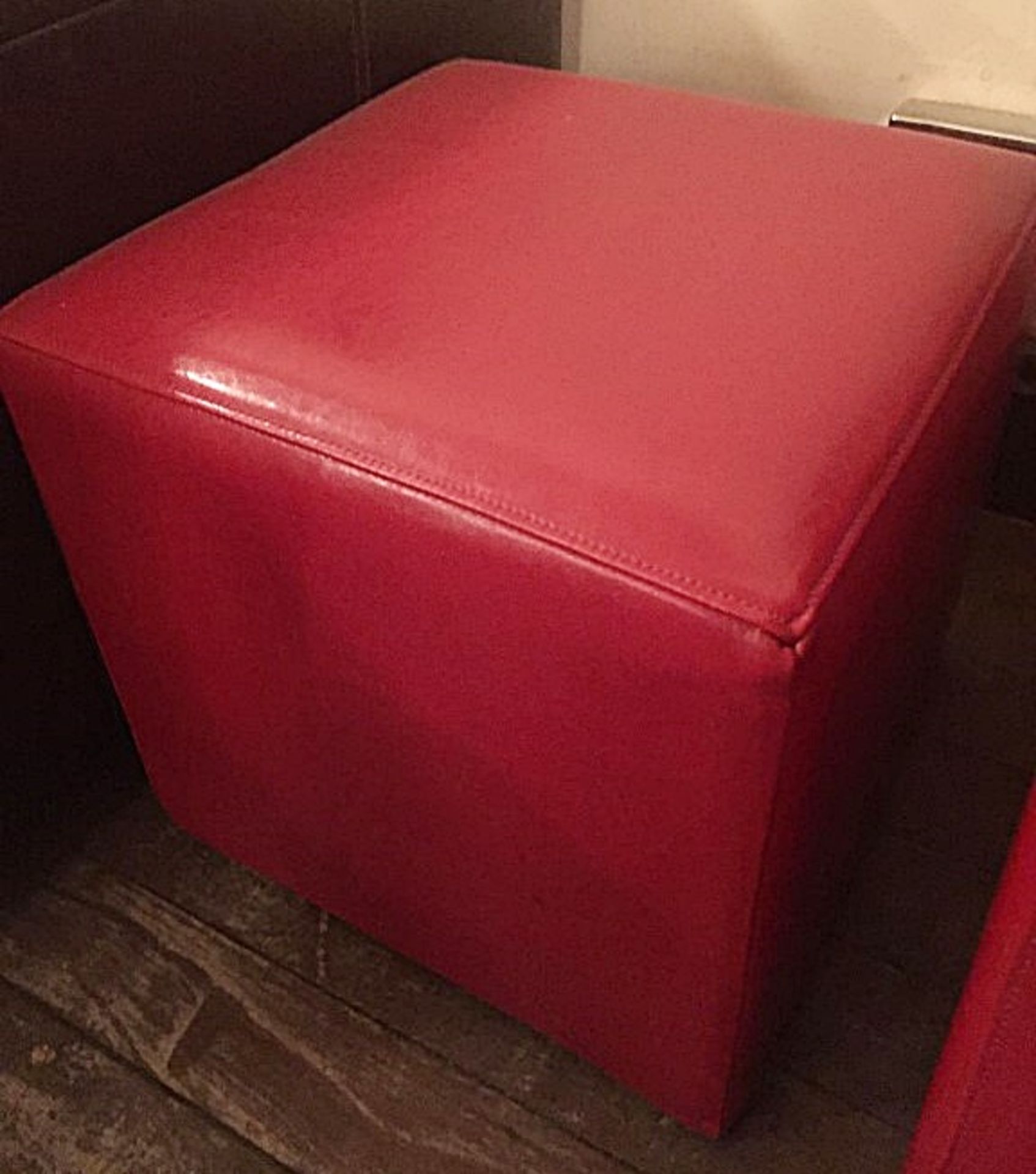 1 x Red Faux Leather Cube Footstool - Dimensions: 40x40x40cm - Ref: APB017 - City Centre Bar Closure - Image 2 of 2