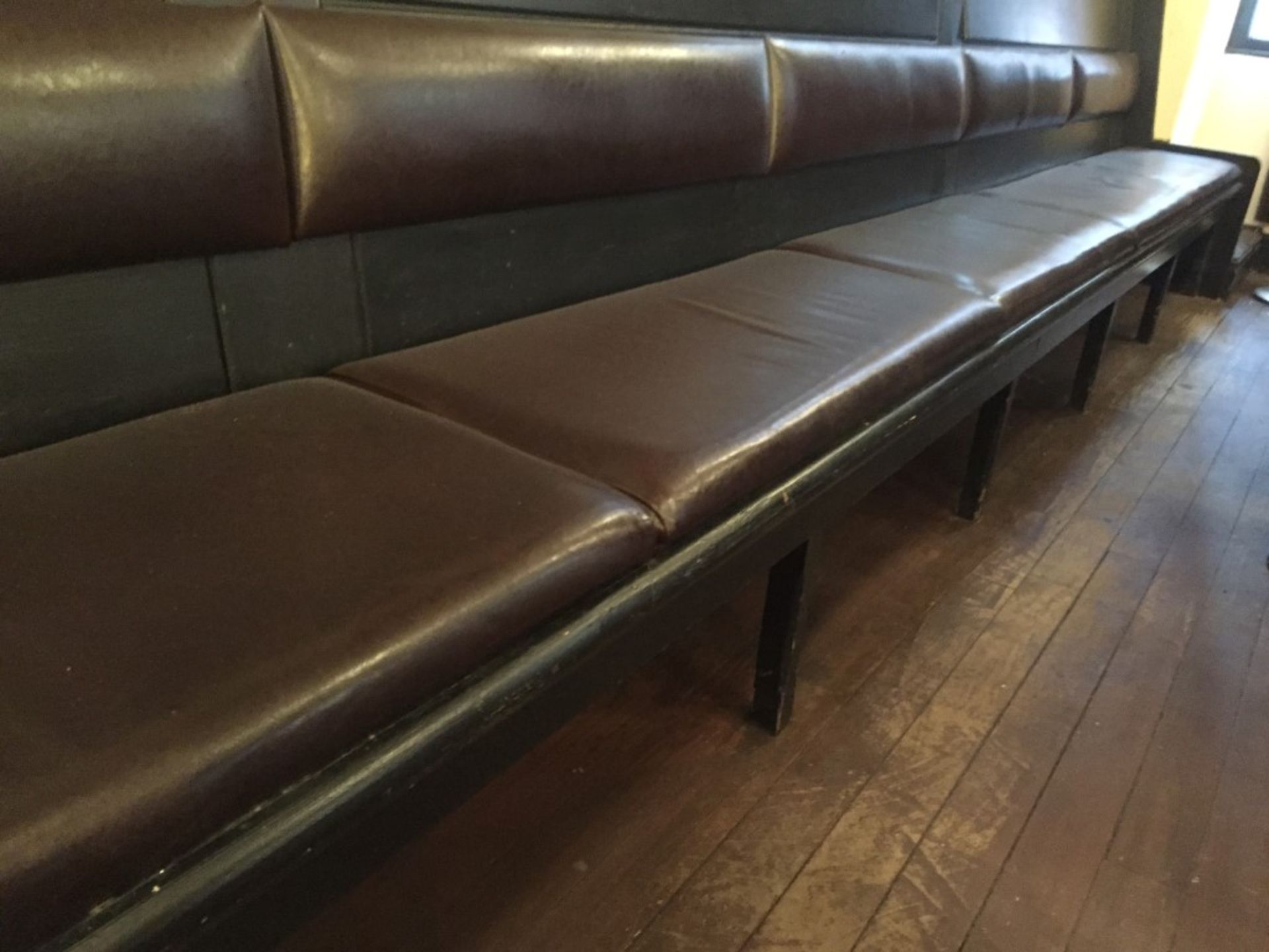 1 x Commercial Wall Seating In Excellent Condition - Offers Seating For Approx 16 Persons In - Image 4 of 4