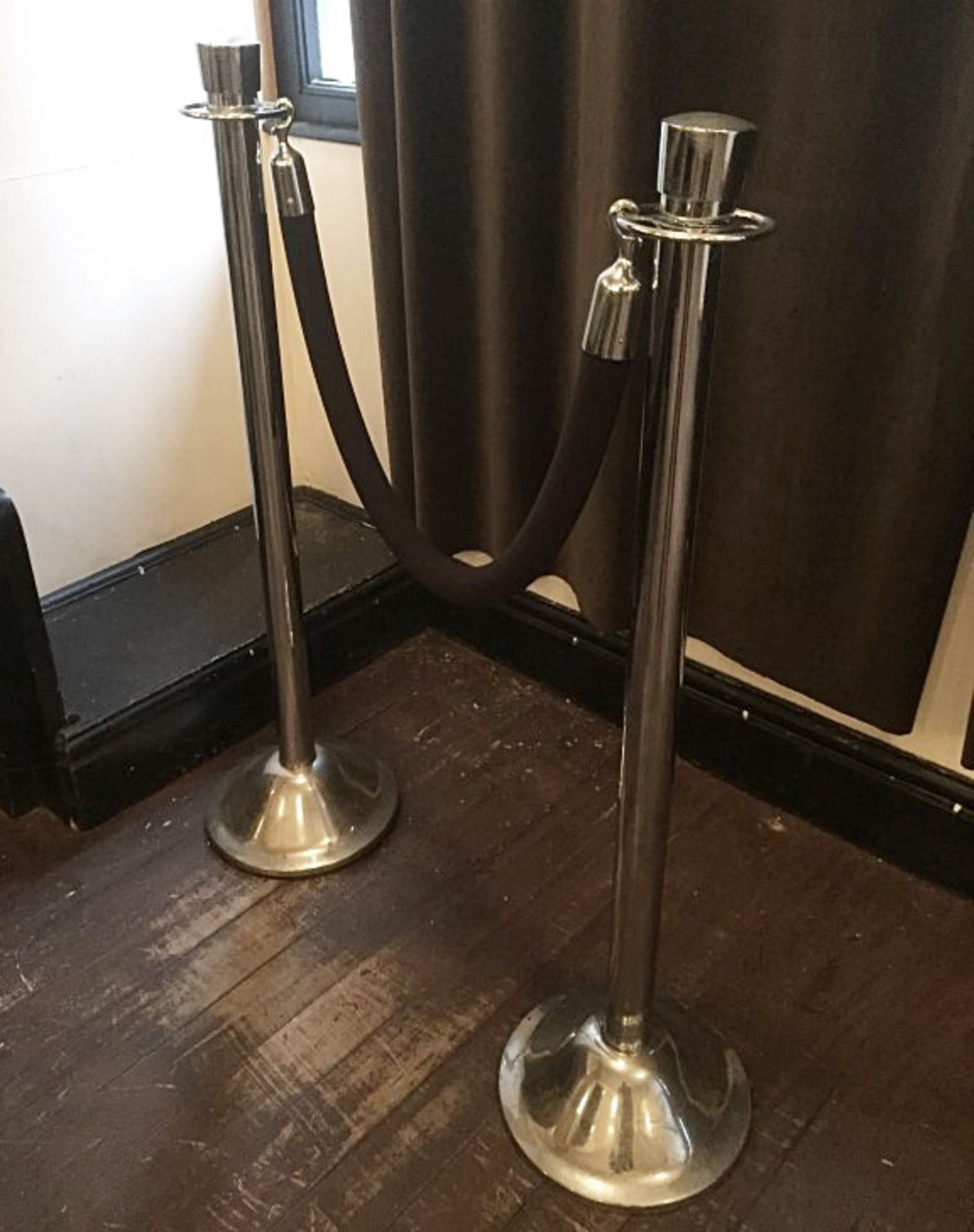 2 x Barrier Posts With Rope - Height: 104cm - Ref: APB011 - City Centre Bar Closure - CL165 -