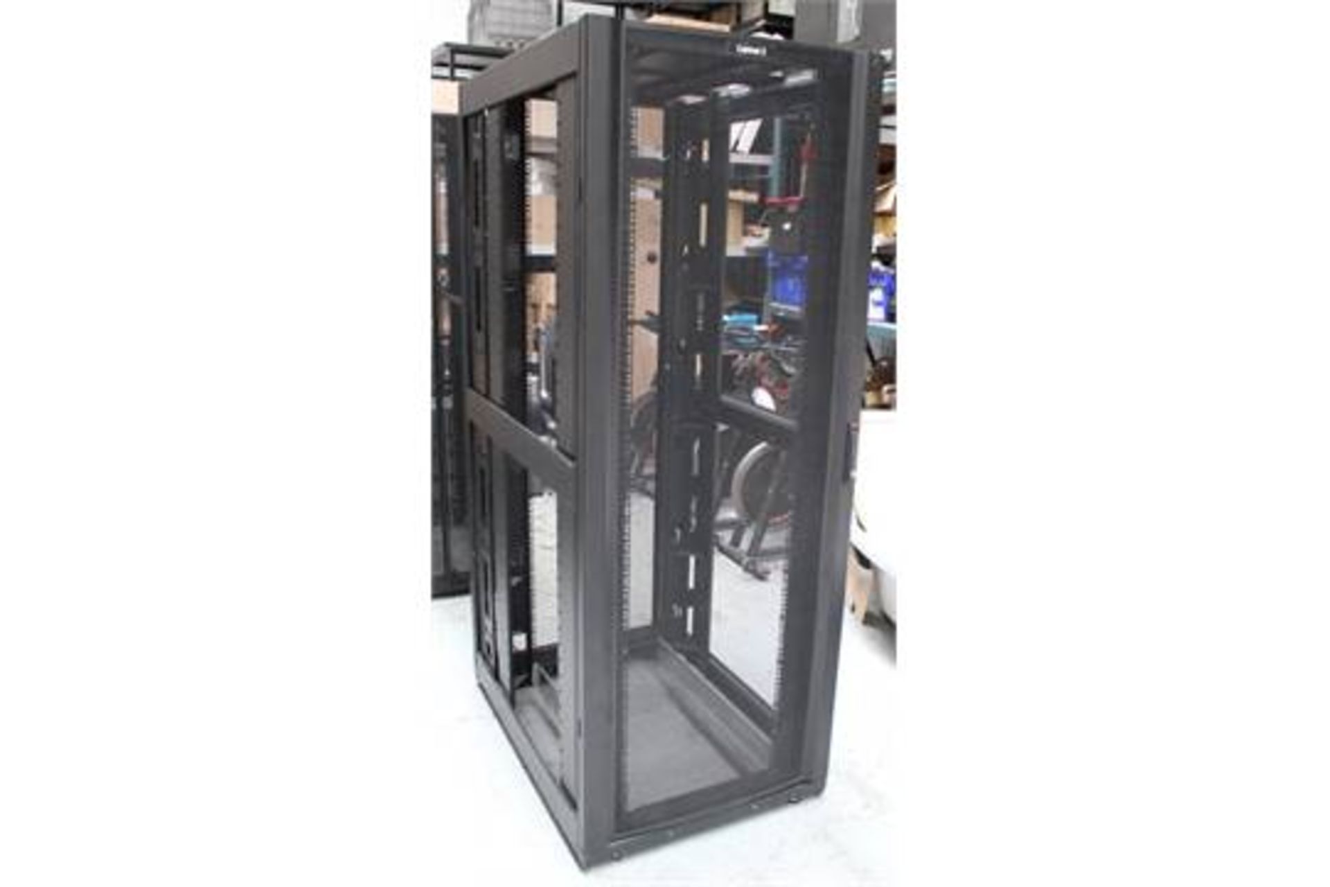 1 x APC Netshelter 42U Server Enclosure - AR3100 Black - Suitable For 19 Inch Compliant - Image 3 of 4