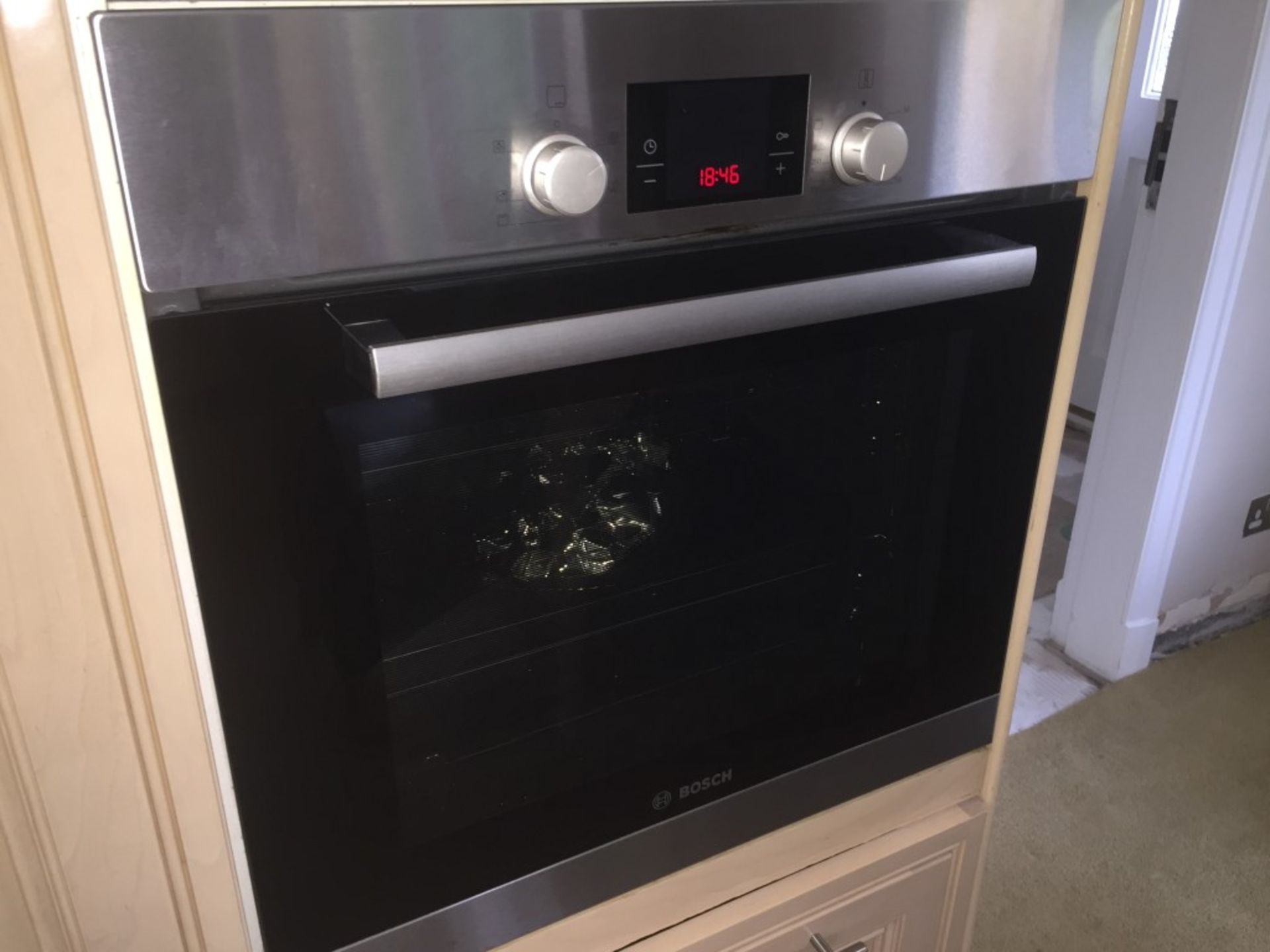 1 x Magnet Solid Wood Kitchen With Beautiful Granite Worktops, Neff and Bosch Appliances and Soft - Image 28 of 32