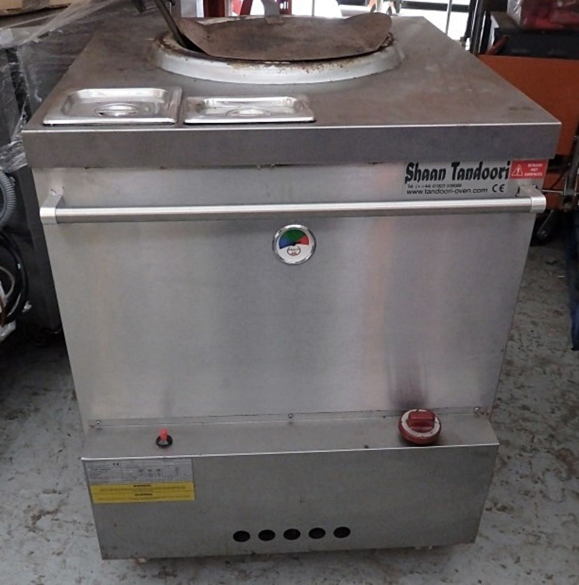 1 x Shaan Tandoori Commercial Oven - Dimensions: W71 x D76 x H86cm - Also Includes Skewers - Ref: - Image 2 of 9