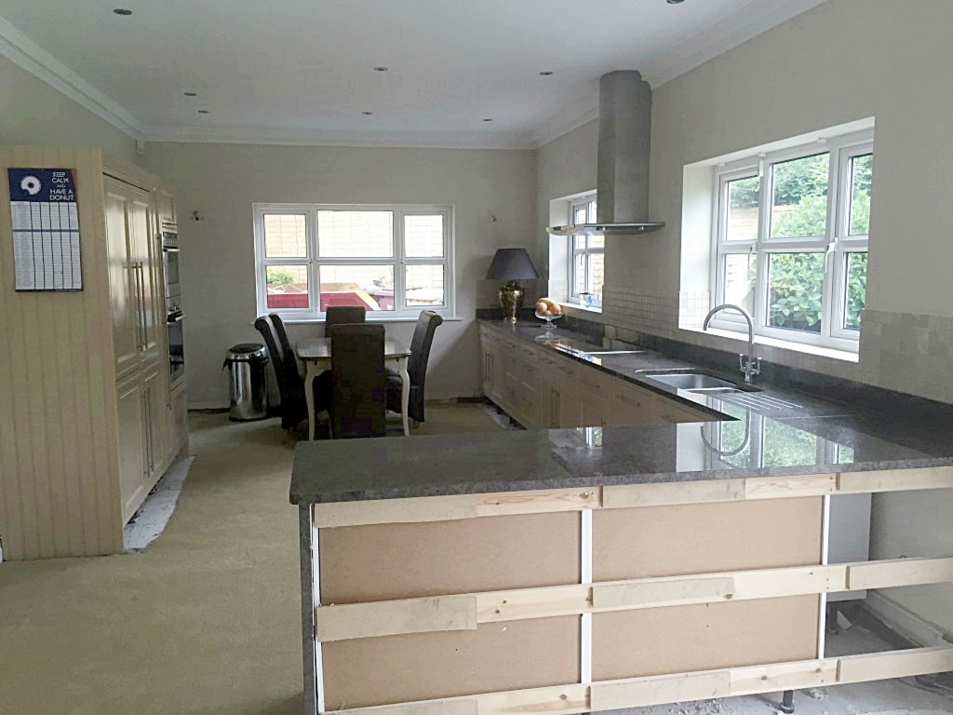 1 x Magnet Solid Wood Kitchen With Beautiful Granite Worktops, Neff and Bosch Appliances and Soft