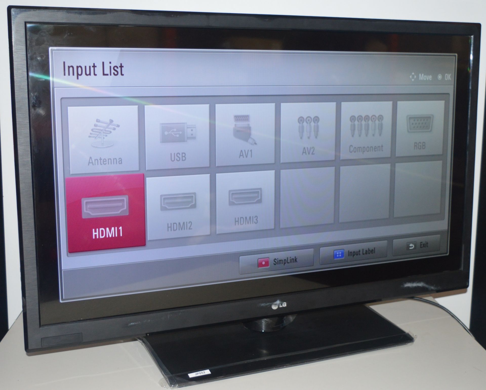 1 x LG 42LT360C 42 inch HD Ready LED TV with Freeview and 3 HDMI Ports - CL011 - Good Working - Image 2 of 11