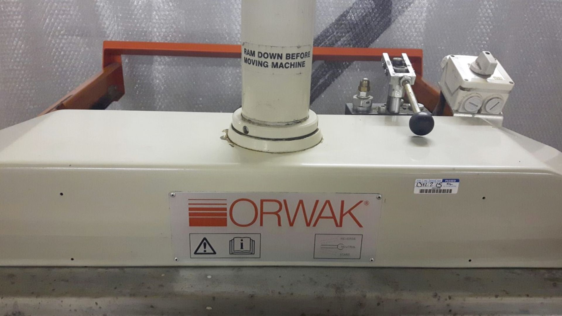 1 x Orwak 5010E Hydaulic Press Compact Baler - Used For Compacting Recyclable or Non-Recyclable - Image 4 of 8