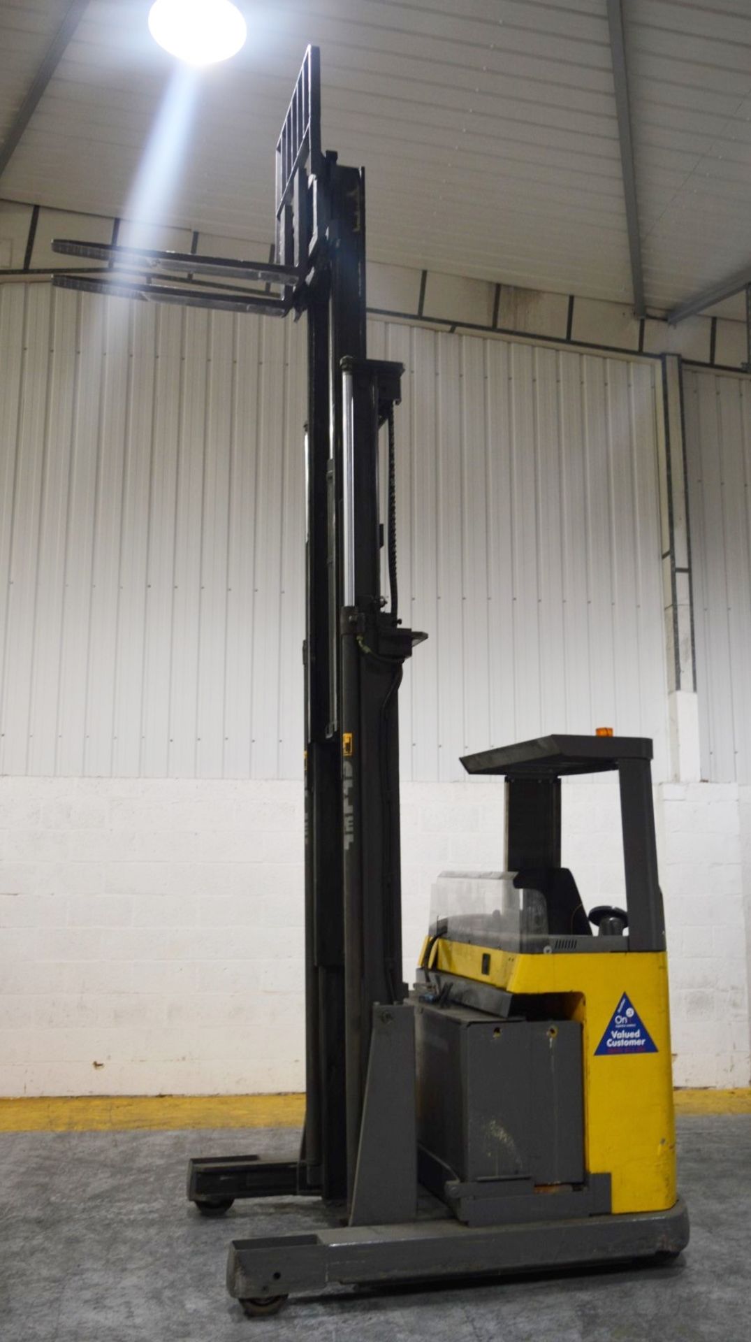 1 x Atlet Electric Forklift Reach Truck - 1997 - Model 200DTFVXM 660 UHS - Includes Operation Code - Image 2 of 5