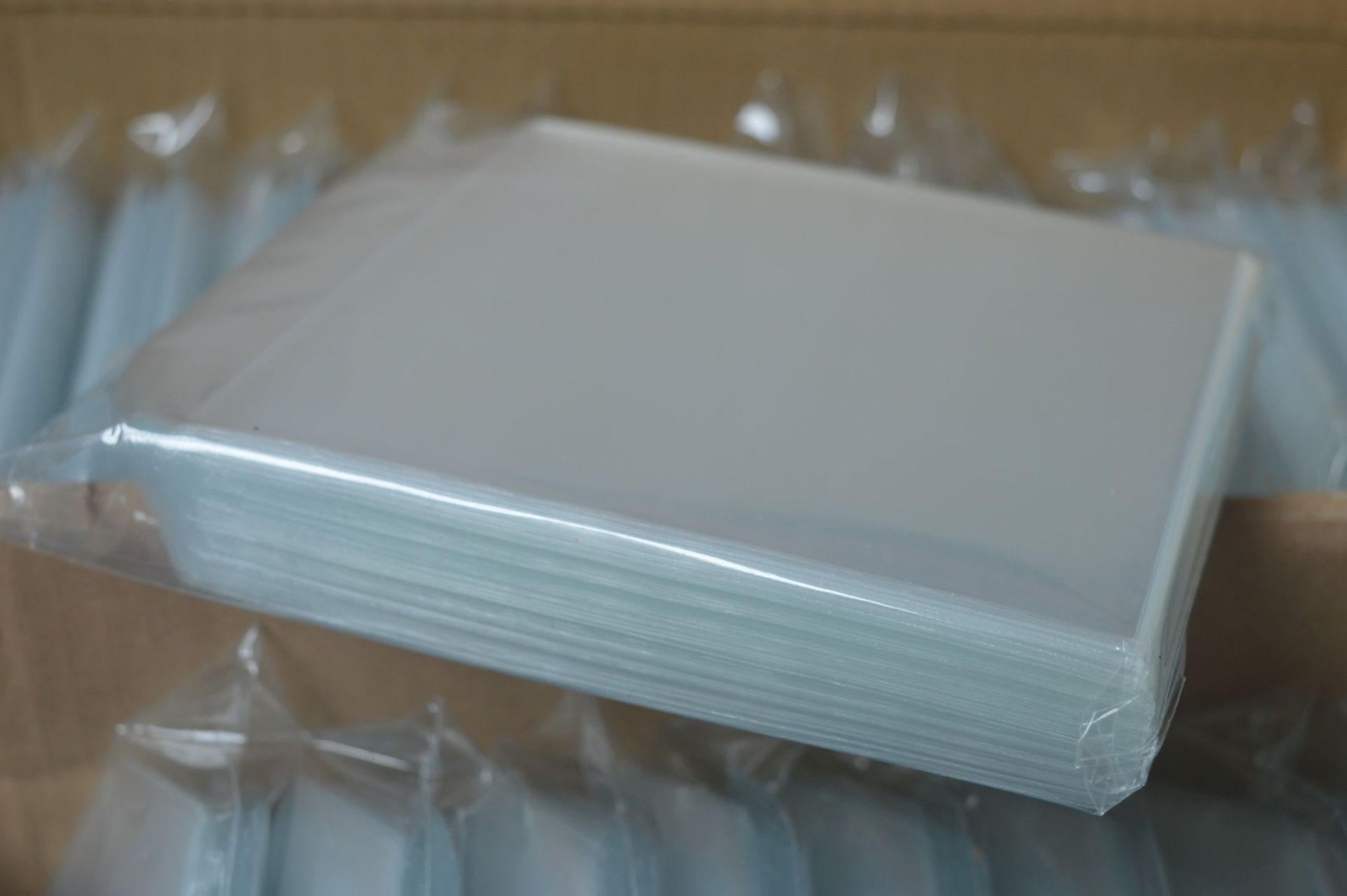 1,000 x Clear Plastic CD or DVD Sleeves With Flaps - Includes 10 x Packs of 100 Sleeves - Brand - Image 2 of 2