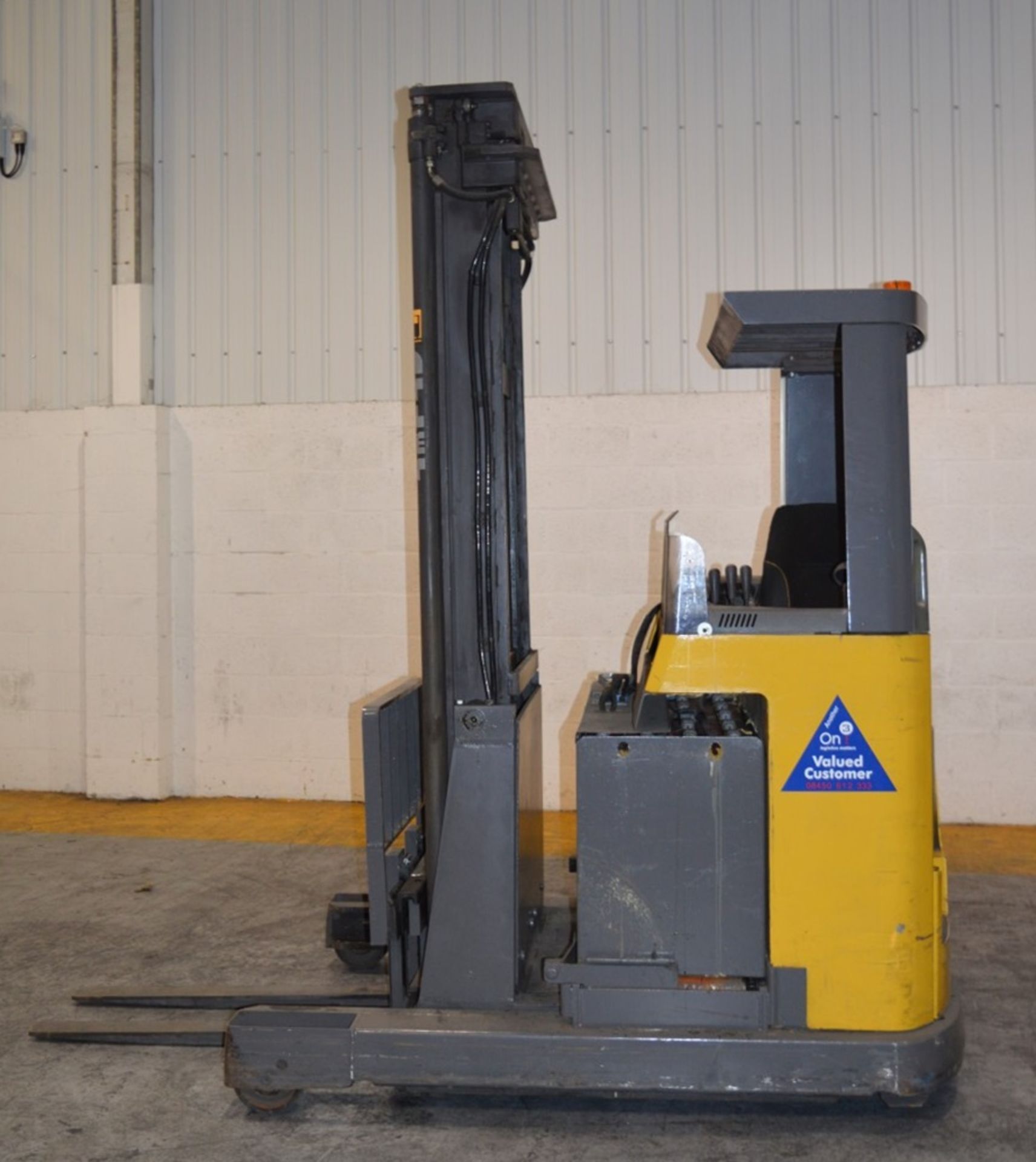 1 x Atlet Electric Forklift Reach Truck - 1997 - Model 200DTFVXM 660 UHS - Includes Operation Code