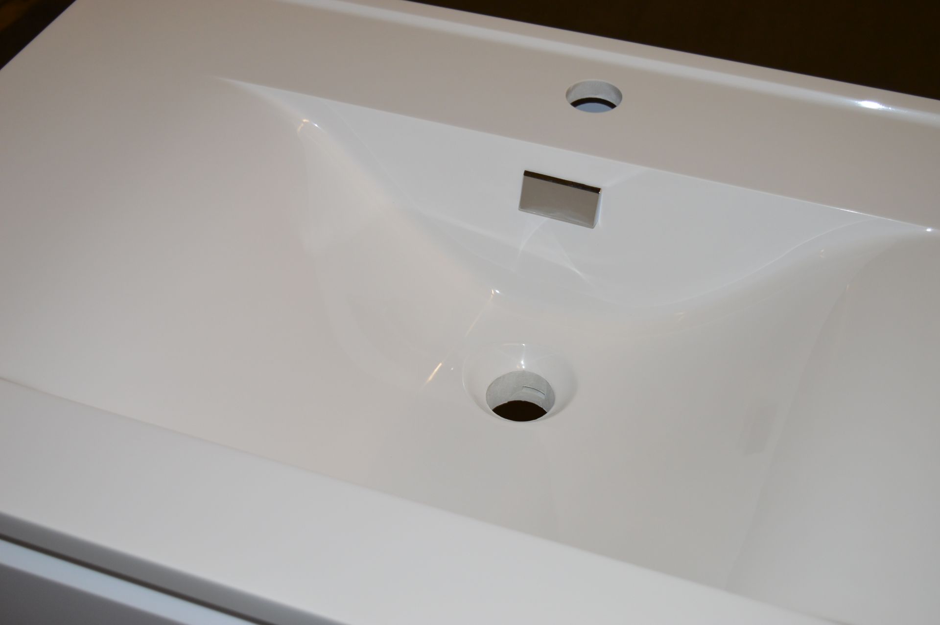 1 x Vogue Onyx White Gloss 600mm Bathroom Vanity Unit With Wash Basin - Vinyl Wrap Coating for - Image 8 of 11