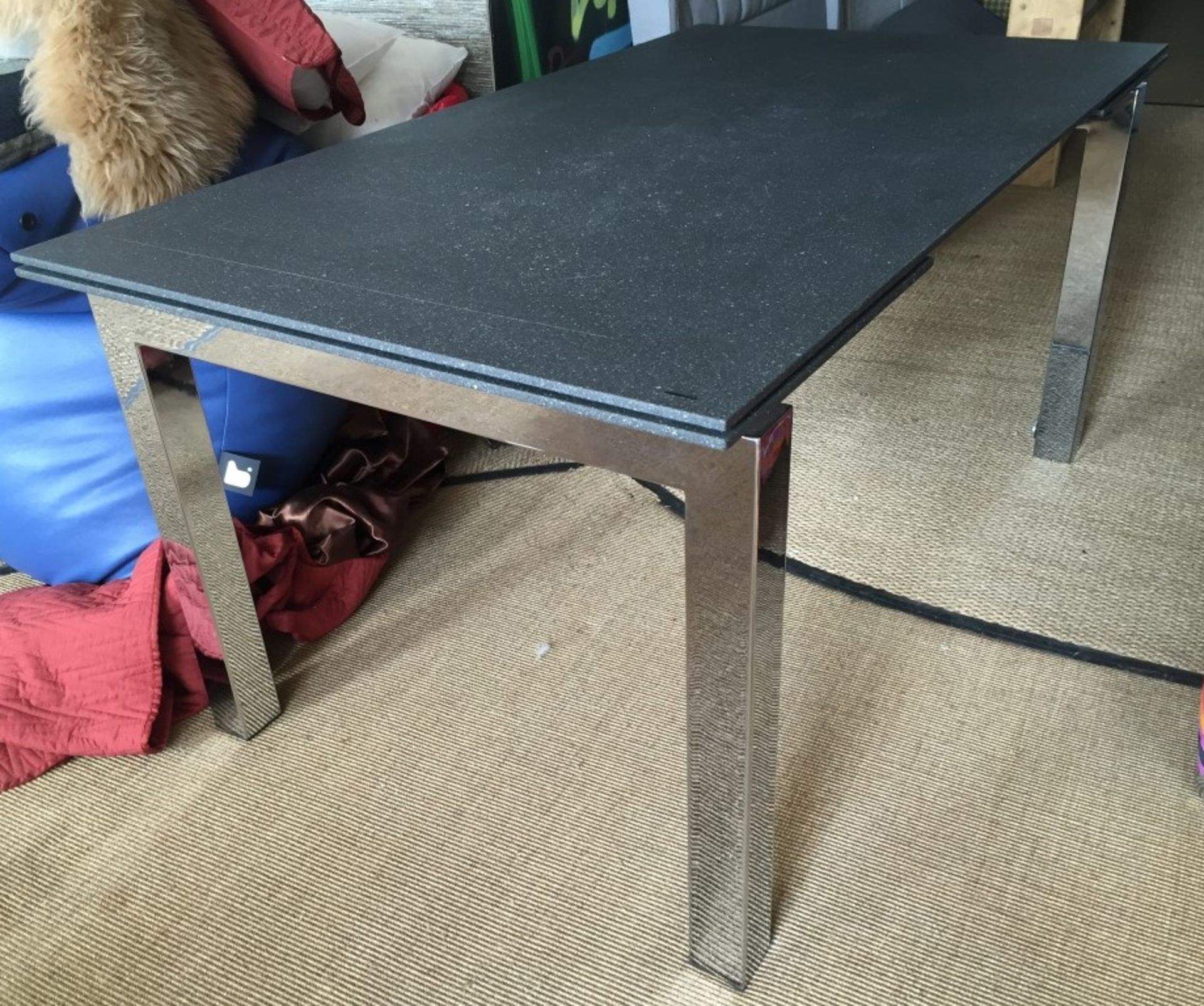 1 x Designer Granite Effect Extending Table - Easily Adjustable, With A sturdy Metal Frame With An - Image 3 of 7