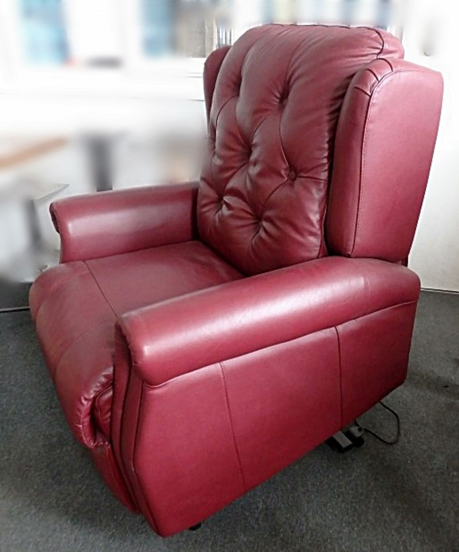 1 x "Beatrice" Riser Recliner Chair By TCS - Upholstered In Genuine Italian Leather (Red) - Pocket - Image 2 of 9