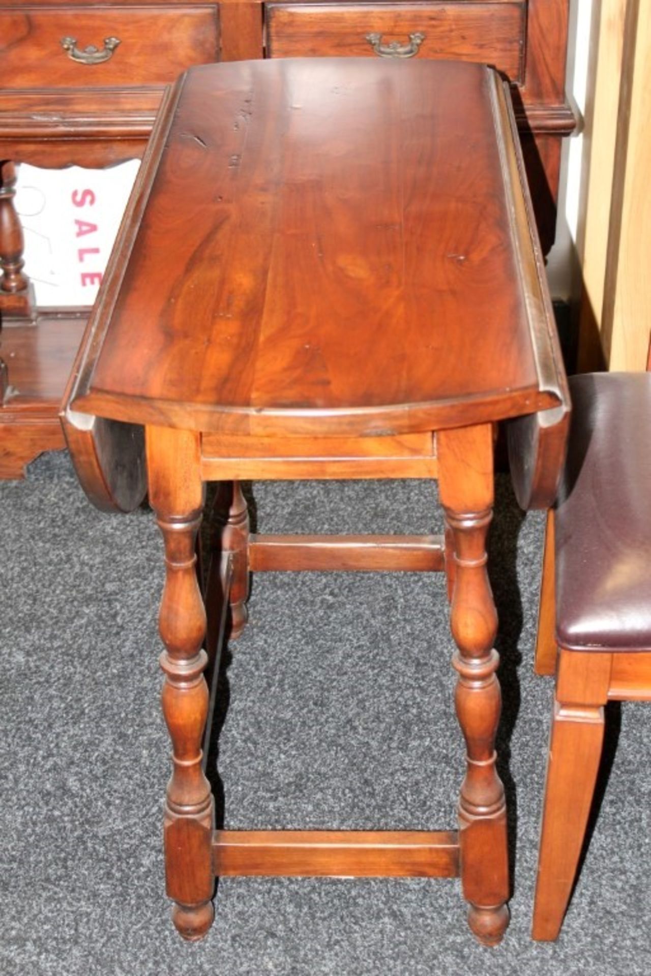 1 x Mark Webster "Burlington" Solid Wood Gate Leg Extending Table With 2-Drawers + 2-Folds - Diamete - Image 7 of 14