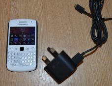 1 x Blackberry Curve 9360 Mobile Phone Handset With Charger - CL300 - Good Condition as Pictured - L