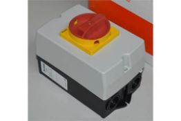 1 x Lovato GAZ040 40 AMP 3 Pole Enclosed Disconnect Switch Complete With Red/Yellow Padlockable Hand