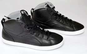 1 x Pair Of PUMA "Soligo Mid" Trainers - Size: UK Mens 7 1/2 - Colour: Black - CL155 - Ref: WHI055 -