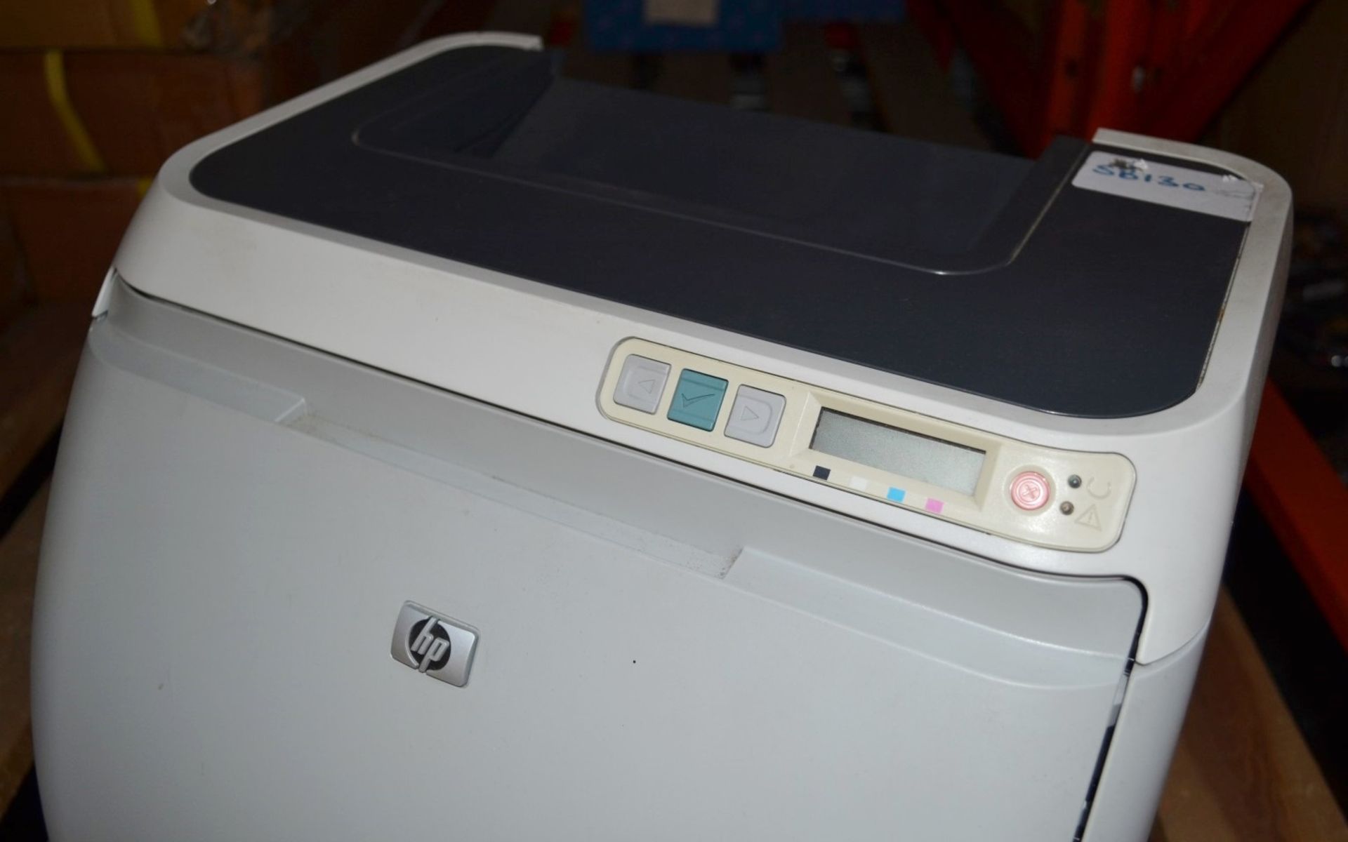 1 x HP Colour Laserjet Printer - Model 2600n - Removed From Office Environment - CL011 - Ref JP006 - - Image 3 of 4