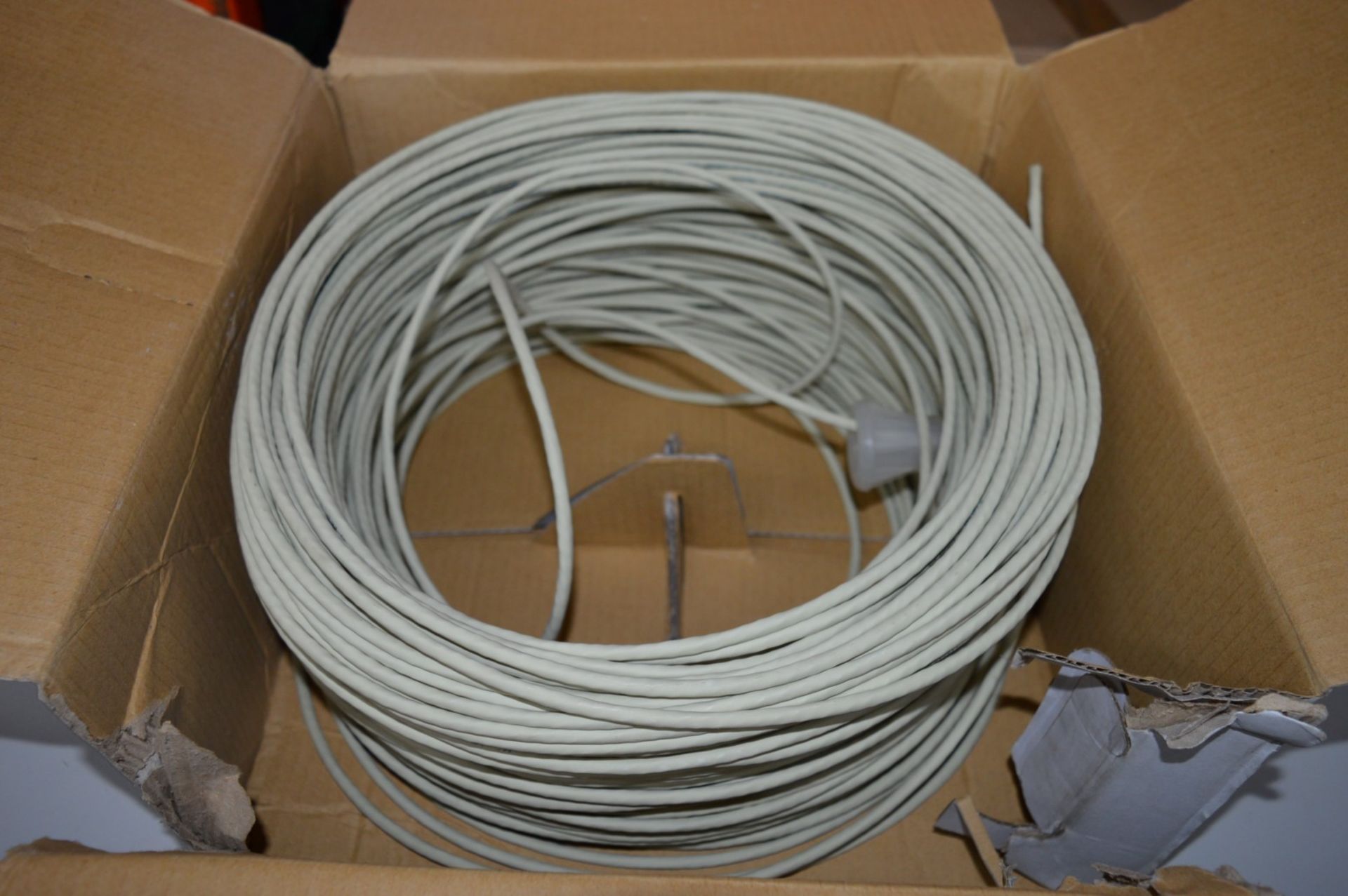 1 x Box of Mini5 Category 5e FTP LSOH Patch Cable - Part Used Box With Large Quantity Included - Box - Image 3 of 4