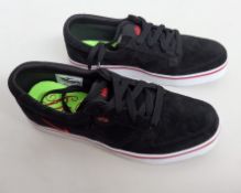 1 x Pair Of Nike Braata Premium Suede Trainers - Boys Size: UK 4.5 - New & Boxed - Colour: Black &