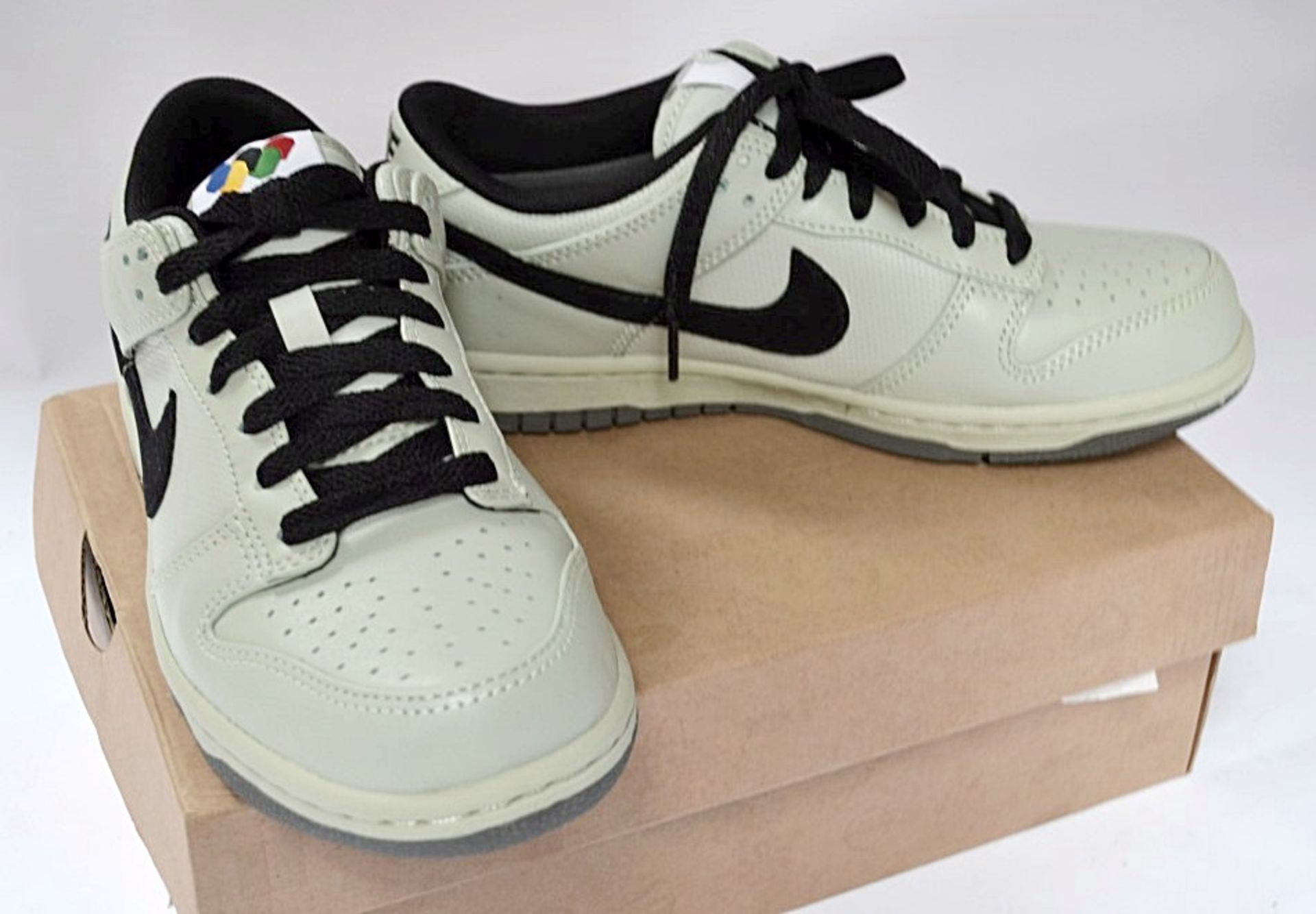 1 x Pair Of NIKE "DUNK LOW" Womens Trainers - Ladies Size: UK 6.5 - Colour: Aqua Grey - CL155 - Ref: