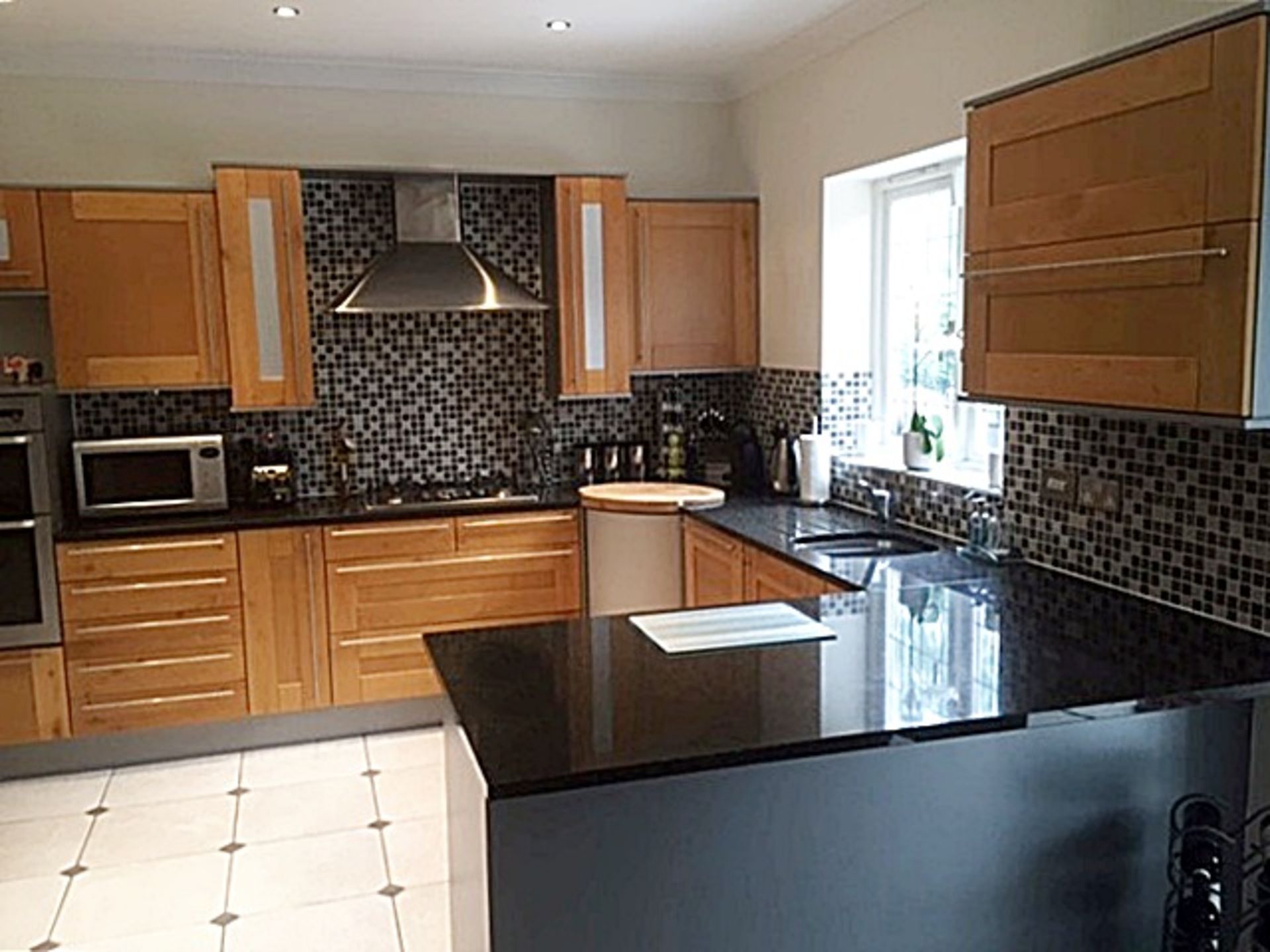 1 x Solid Wood Fitted Kitchen By Panorama - Features Luxurious Black Granite Worktops, Integrated