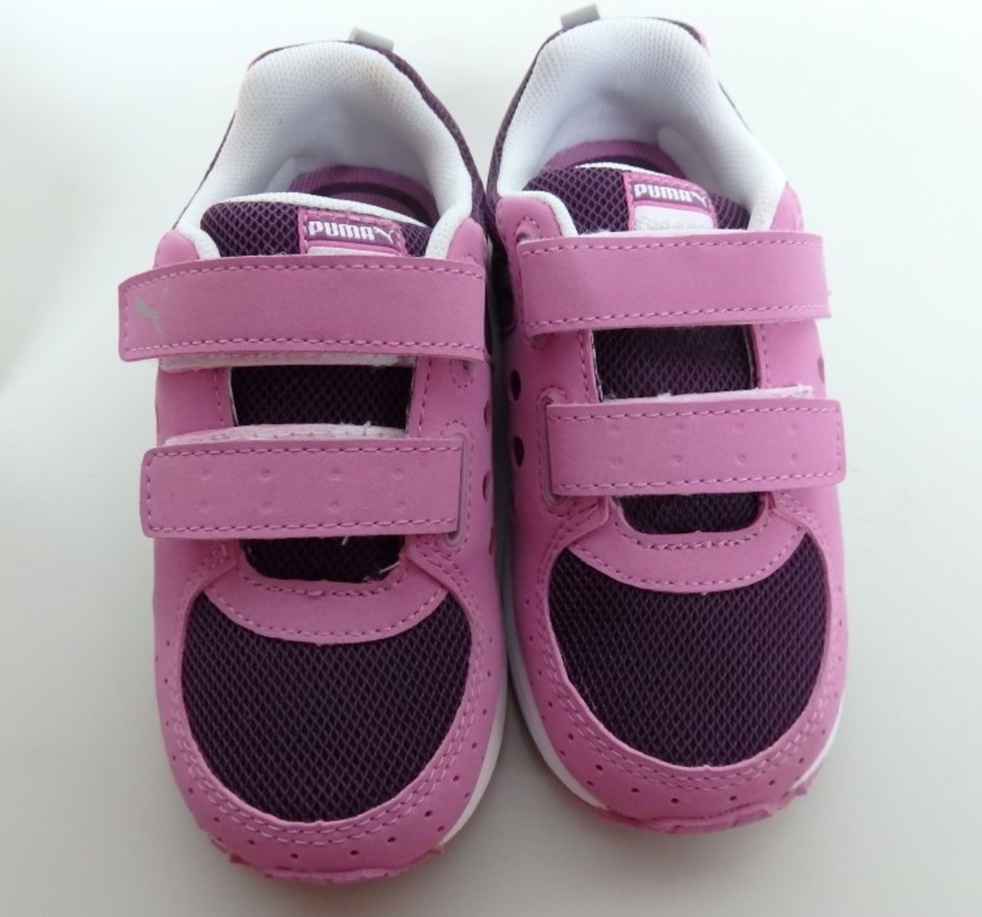 1 x Pair Of Puma Faas 300 v Trainers - Child Size: UK 7 - Features A Bright Sporty Design And - Image 6 of 7