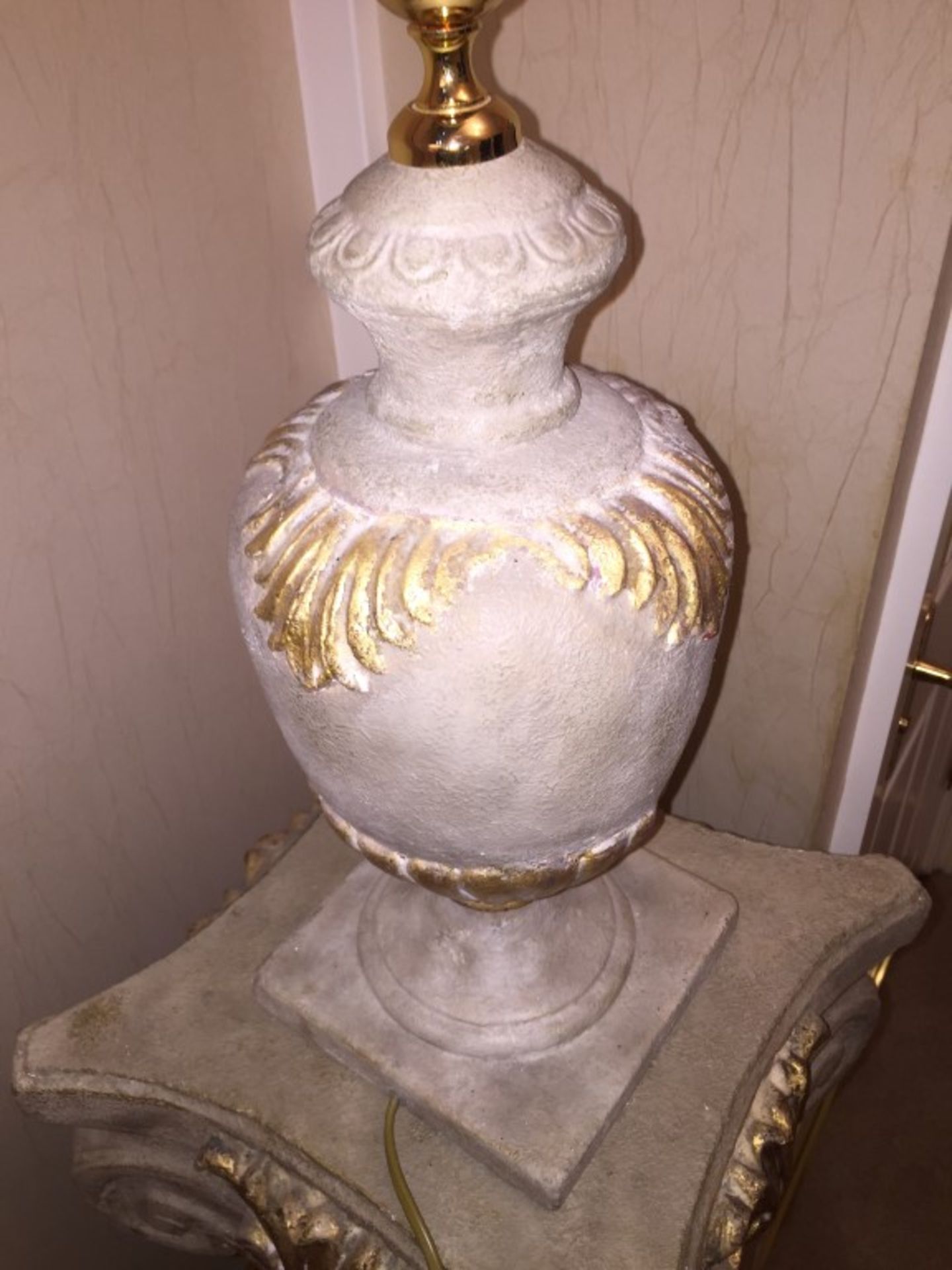 1 x Stone Lamp Fitting - Dimensions: Base 16.5cm x 16.5cm x Height 46cm - Pre-owned In Very Good Con - Image 6 of 6