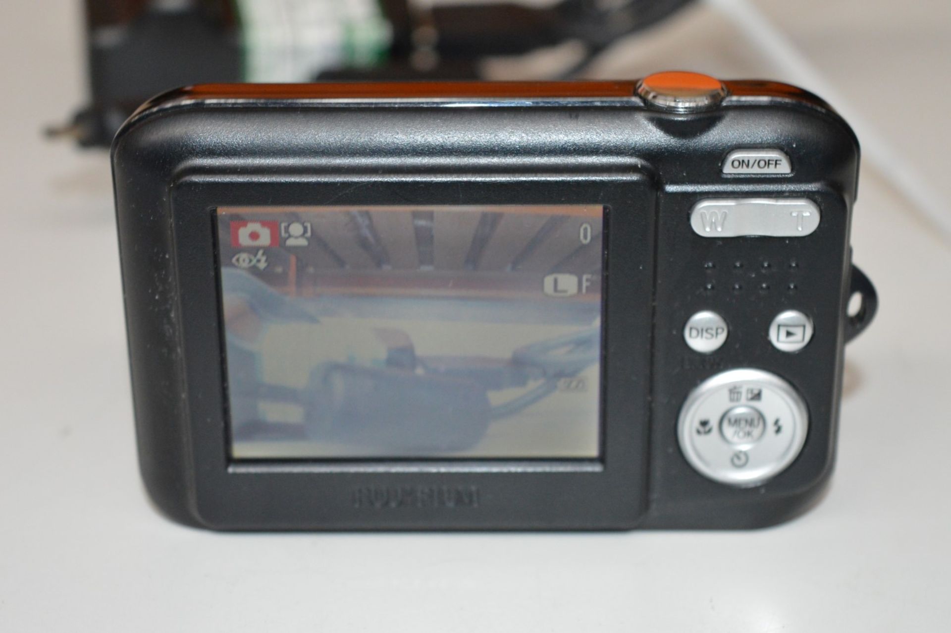 1 x Fujifilm 12 Mega Pixel Finepix L55 Digital Camera - Good Working Condition - CL300 - Includes Ch - Image 2 of 6