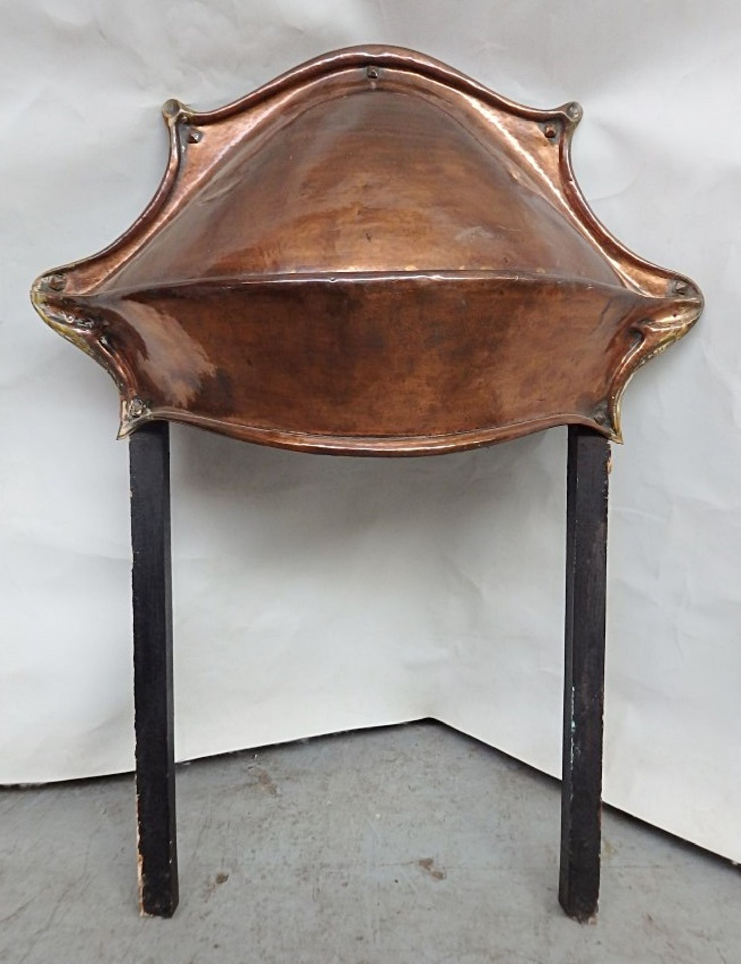 1 x Reclaimed Vintage Copper Fireplace Hood - Features An Attractive Art nouveau Form In Copper - Di - Image 4 of 6