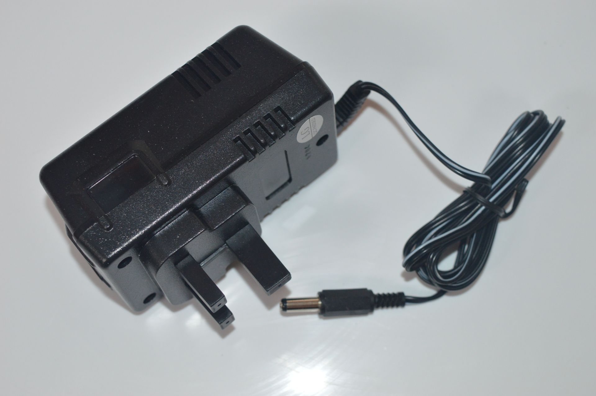 10 x Sunpower AC Power Adaptors - Input 230VAC-50Hz 13.5w - Output 12VDC 500mA 6VA - UK Plug - Model - Image 2 of 4