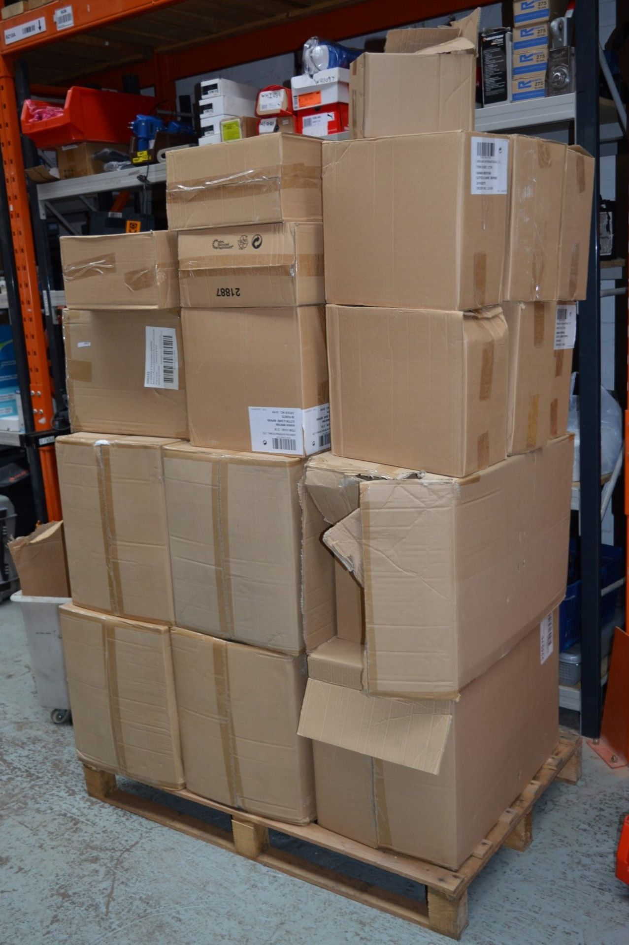 Pallet Job Lot - Includes 450 x Packs of Hannah Montona Party Napkins,  576 x Packs of Bananas in - Image 2 of 11