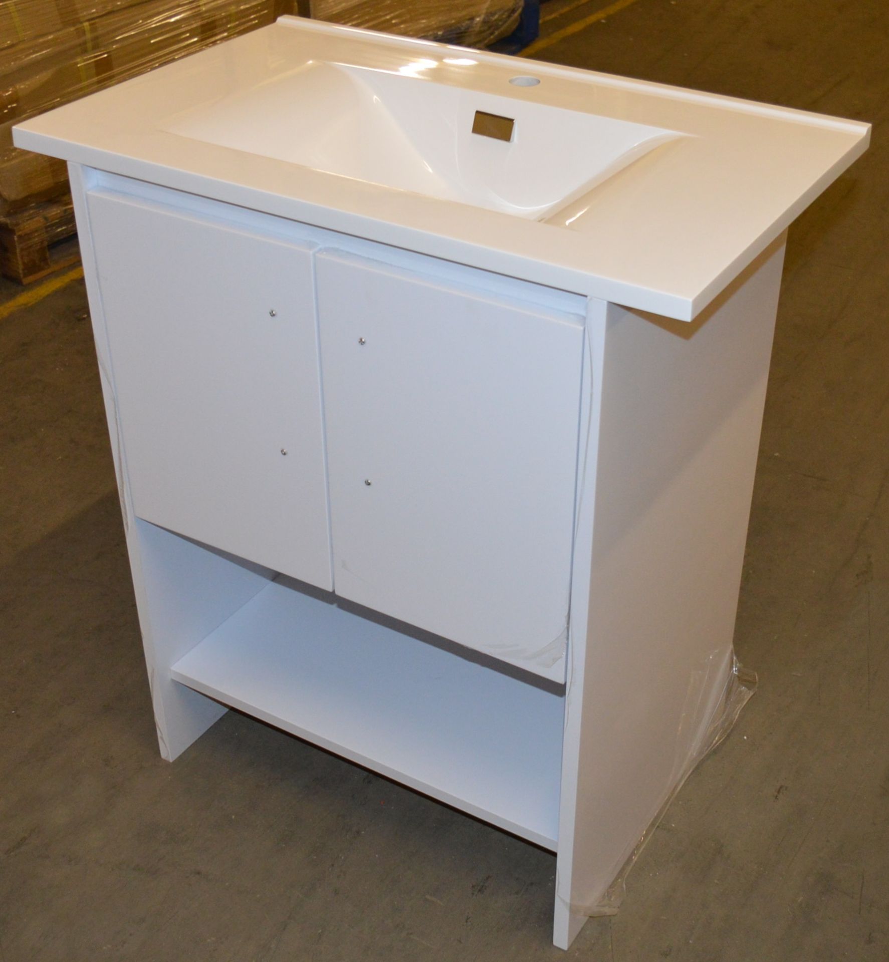 1 x Vogue Onyx White Gloss 600mm Bathroom Vanity Unit With Wash Basin - Vinyl Wrap Coating for