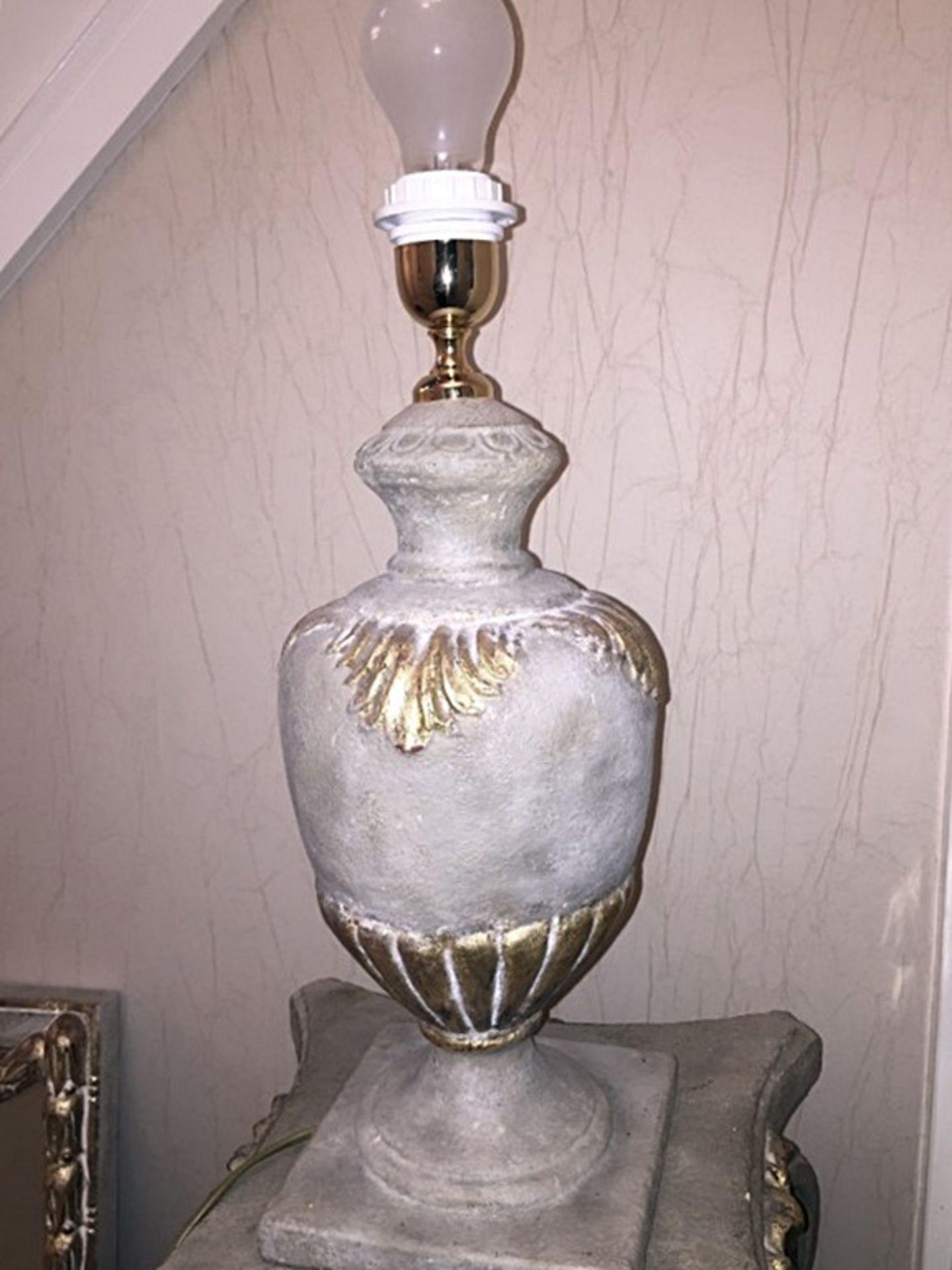 1 x Stone Lamp Fitting - Dimensions: Base 16.5cm x 16.5cm x Height 46cm - Pre-owned In Very Good - Image 3 of 6