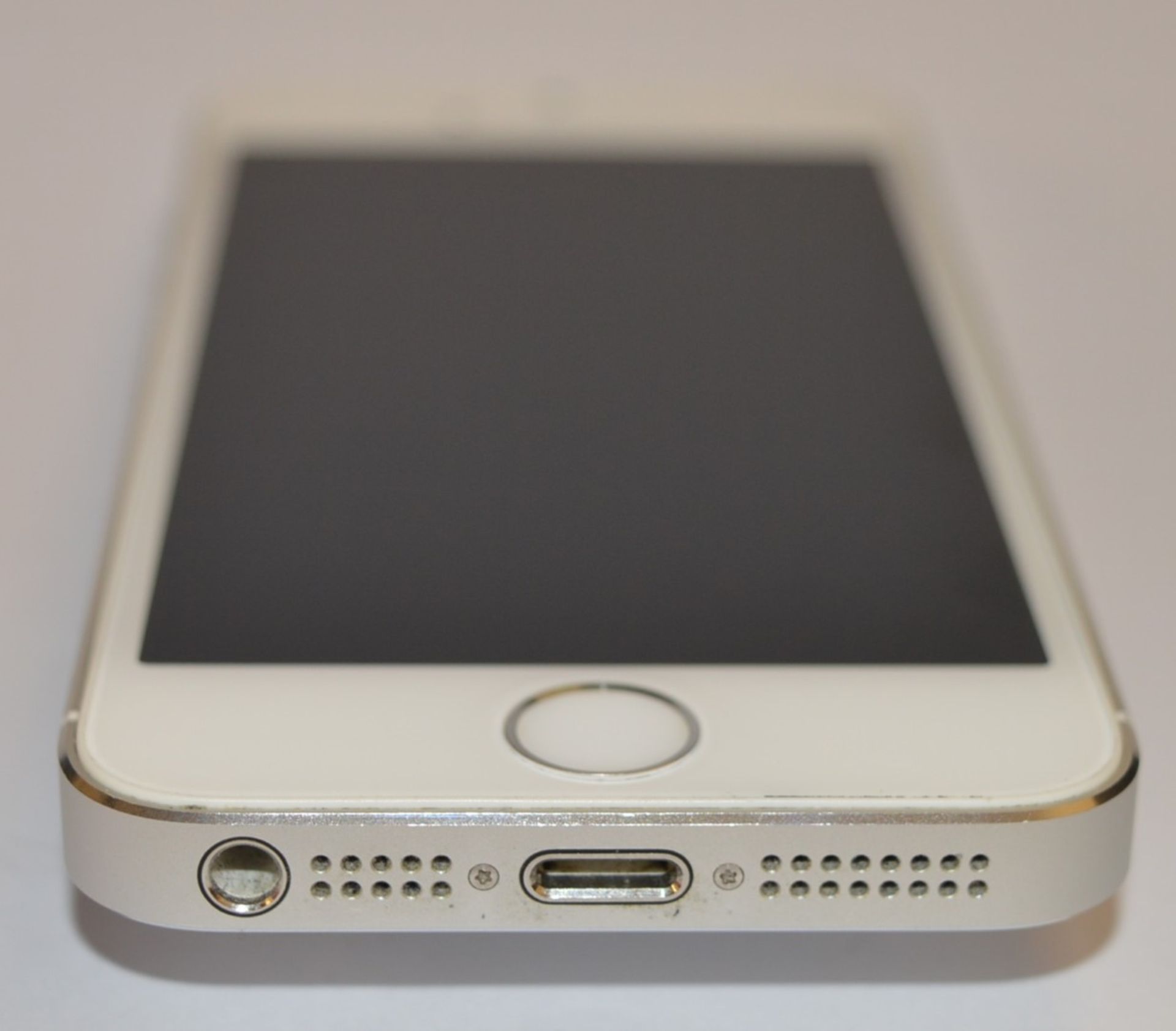 1 x Apple Iphone 5S White 32gb Mobile Phone - Model A1457 - Excellent Cosmetic Condition - Good - Image 5 of 15