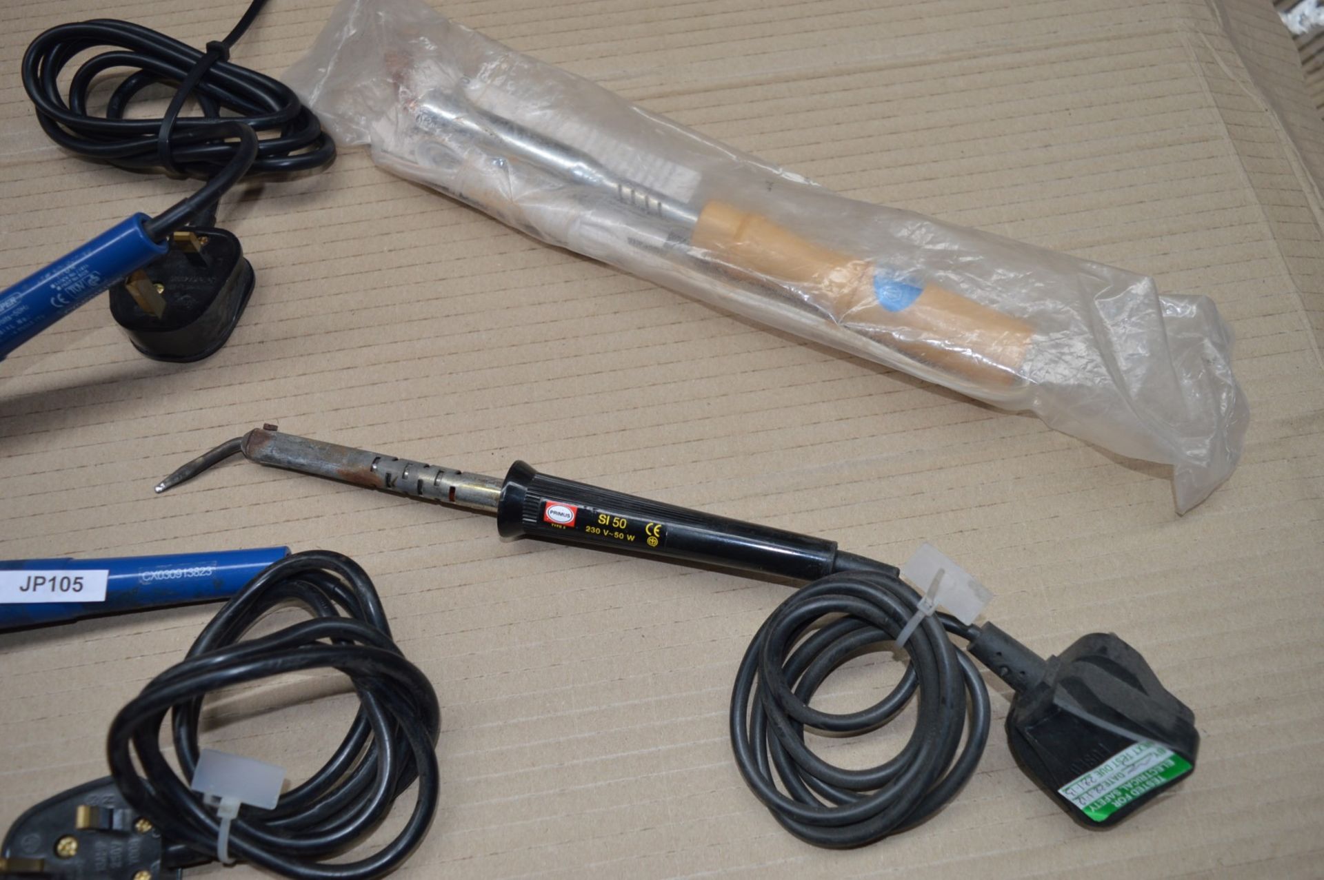 6 x Various 240v Soldering Irons - Brands Include Weller and Draper - CL300 - Ref JP105 - - Image 13 of 22
