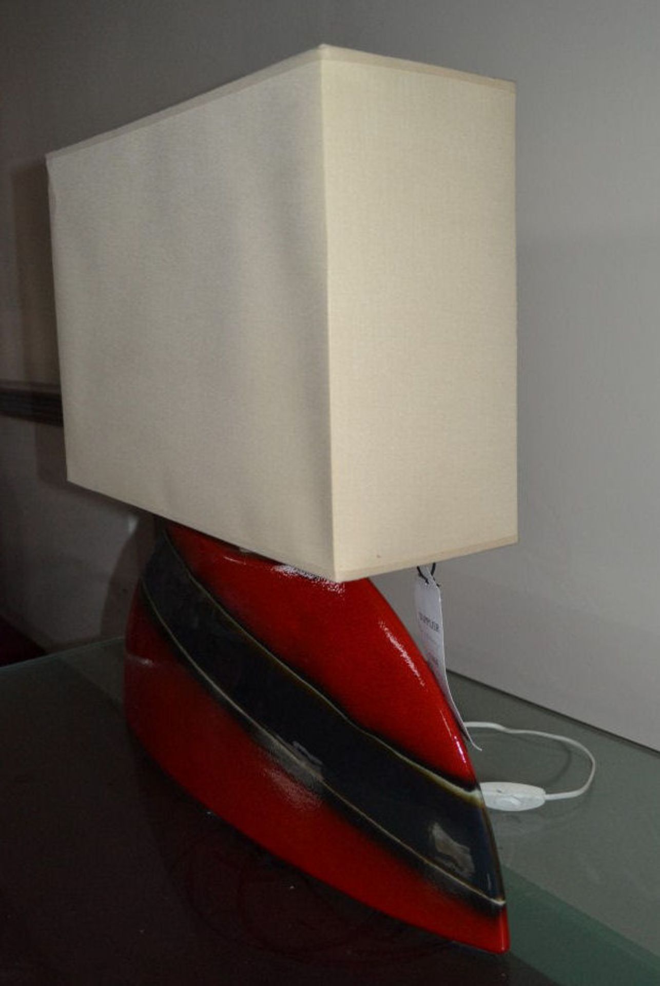 1 x Contemporary Venetian Red And Coal Black Table Lamp - Image 3 of 5