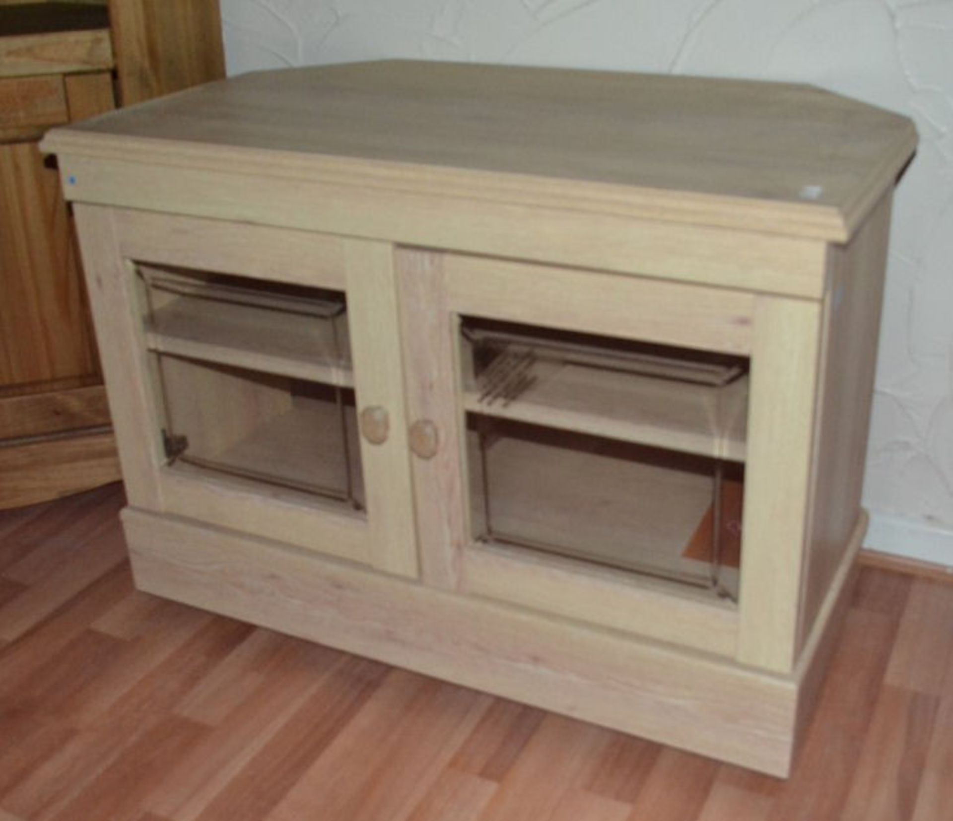 1 x TV Unit. Length 85cm. Depth 49cm. Height 61.5cm. Double Front Glass Doors. - CL108