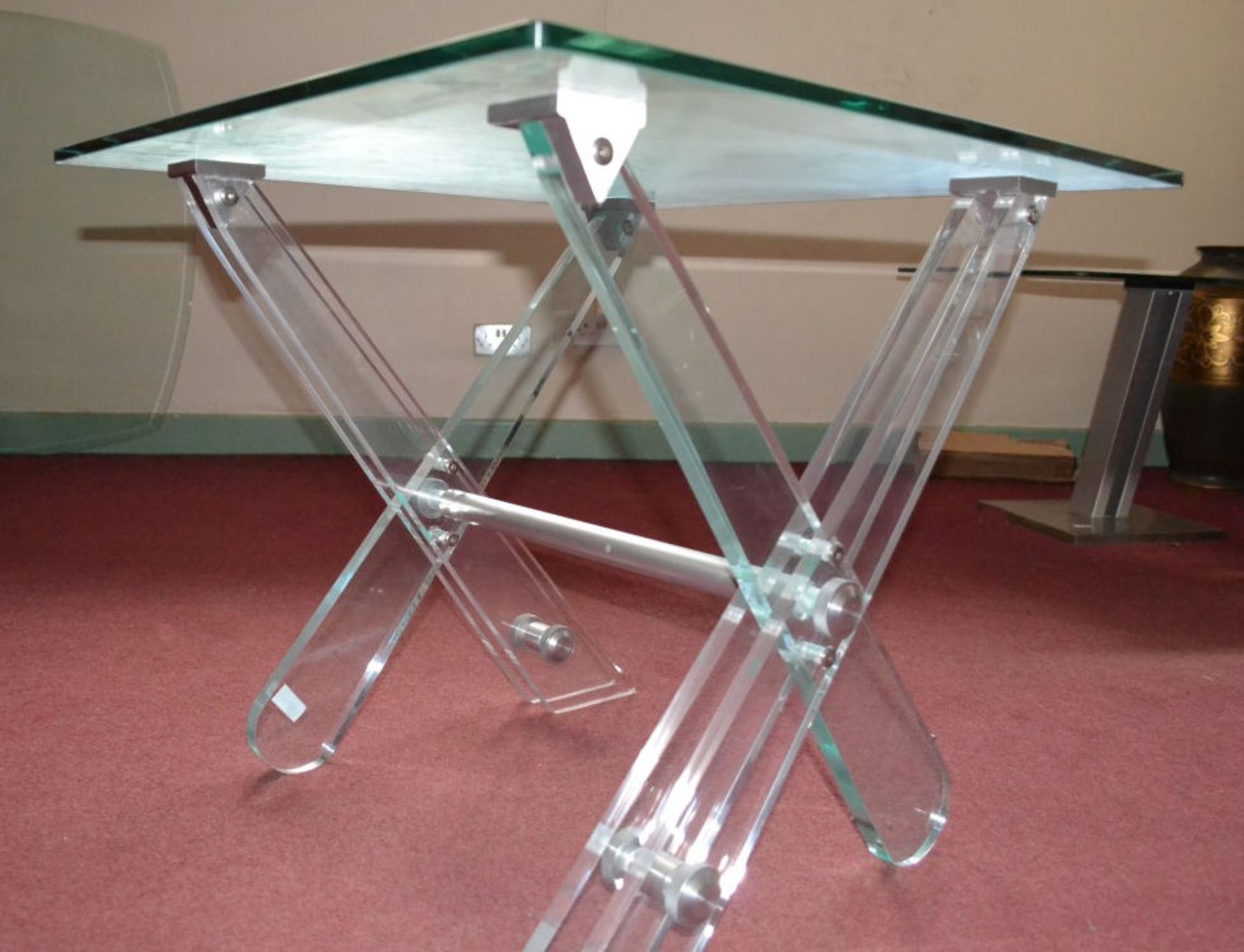 1 x Chelsom Kross Square Glass Lamp Table - Image 5 of 5