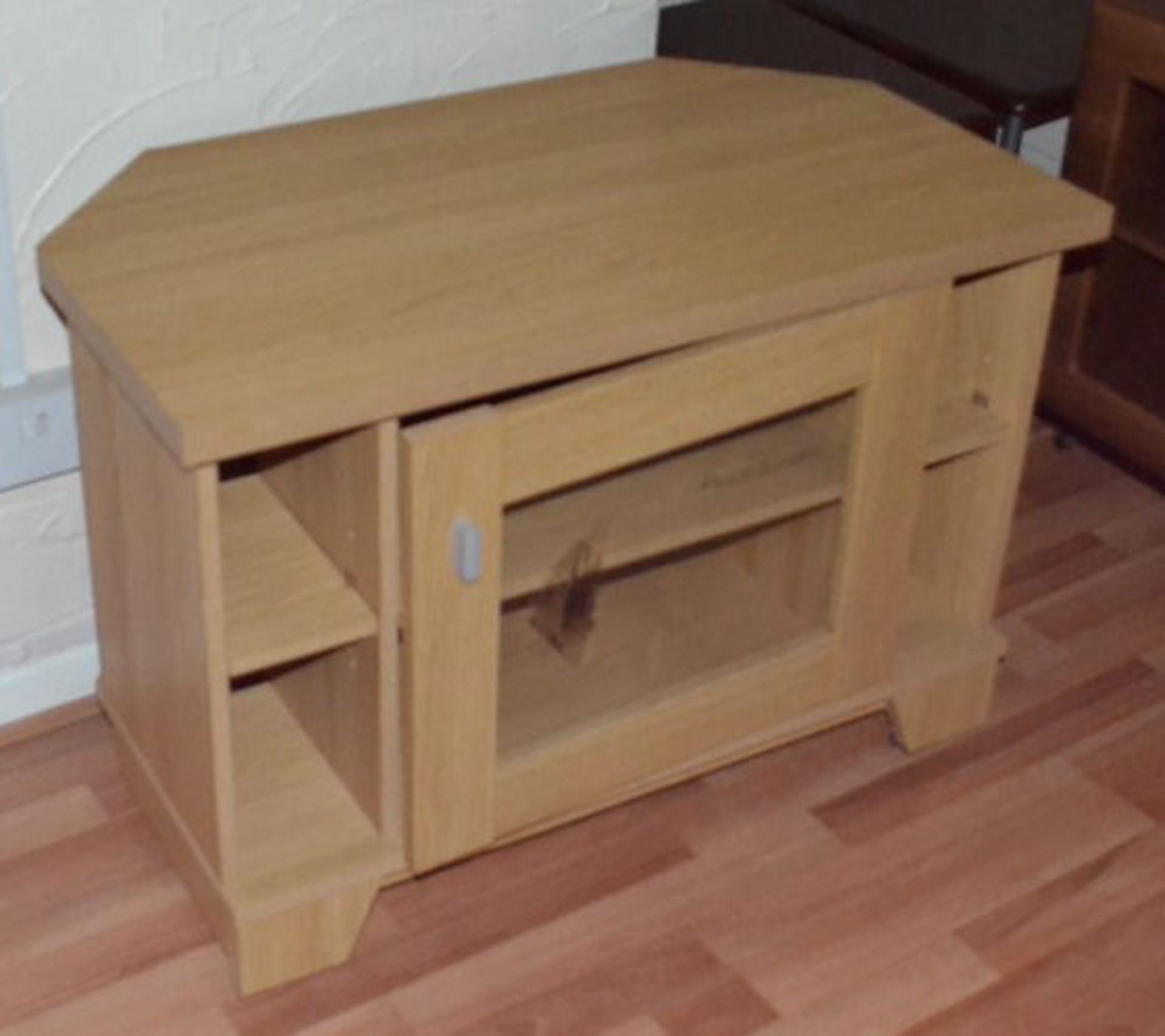 1 x Modern Pine Corner TV Unit with Single Glass Door - Image 2 of 5