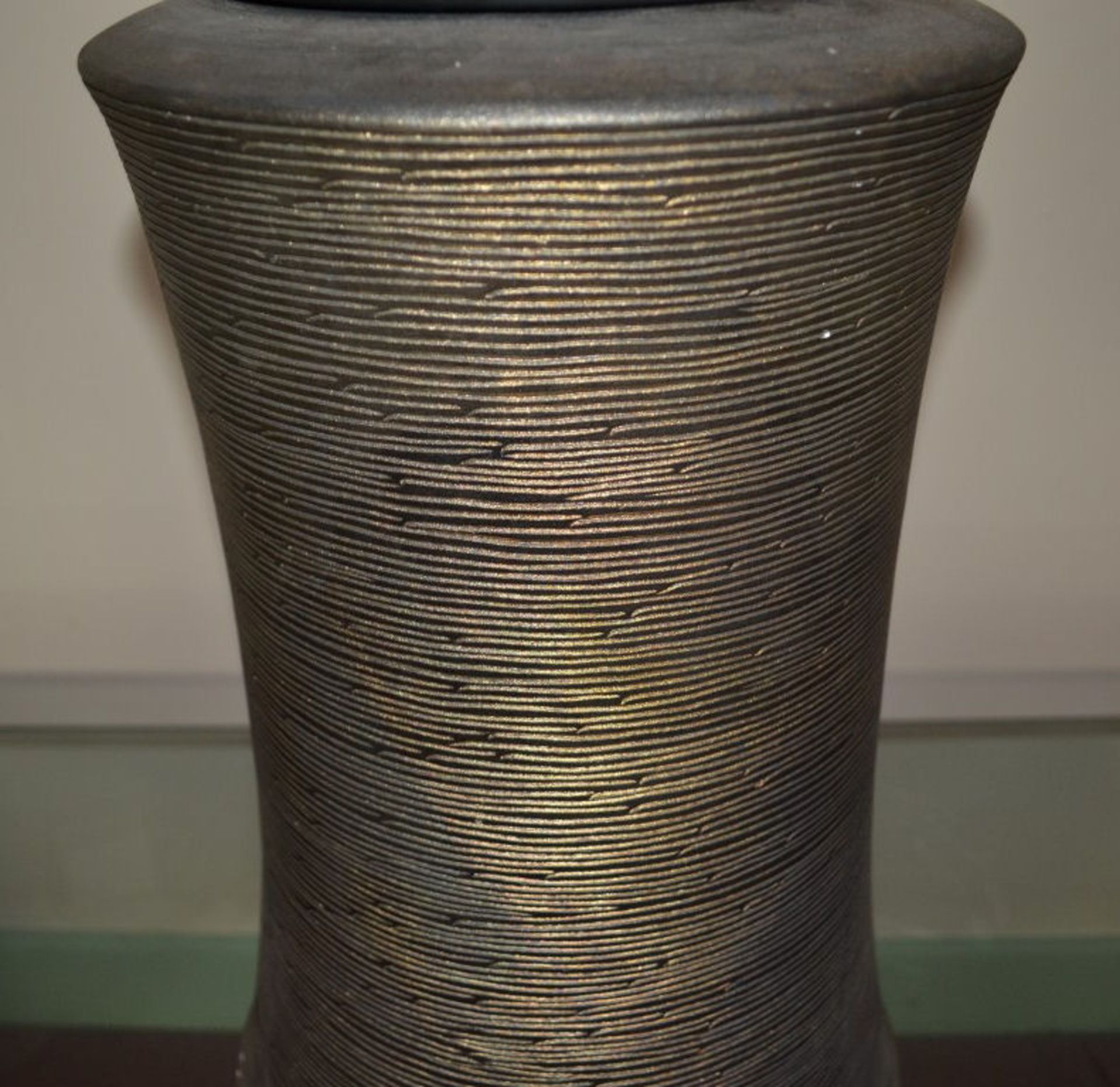 1 x Large Metal Urn In Bronze/Copper Colour. 53cm Tall. 28cm Diameter At Top And 31cm At Bottom. - Image 3 of 4