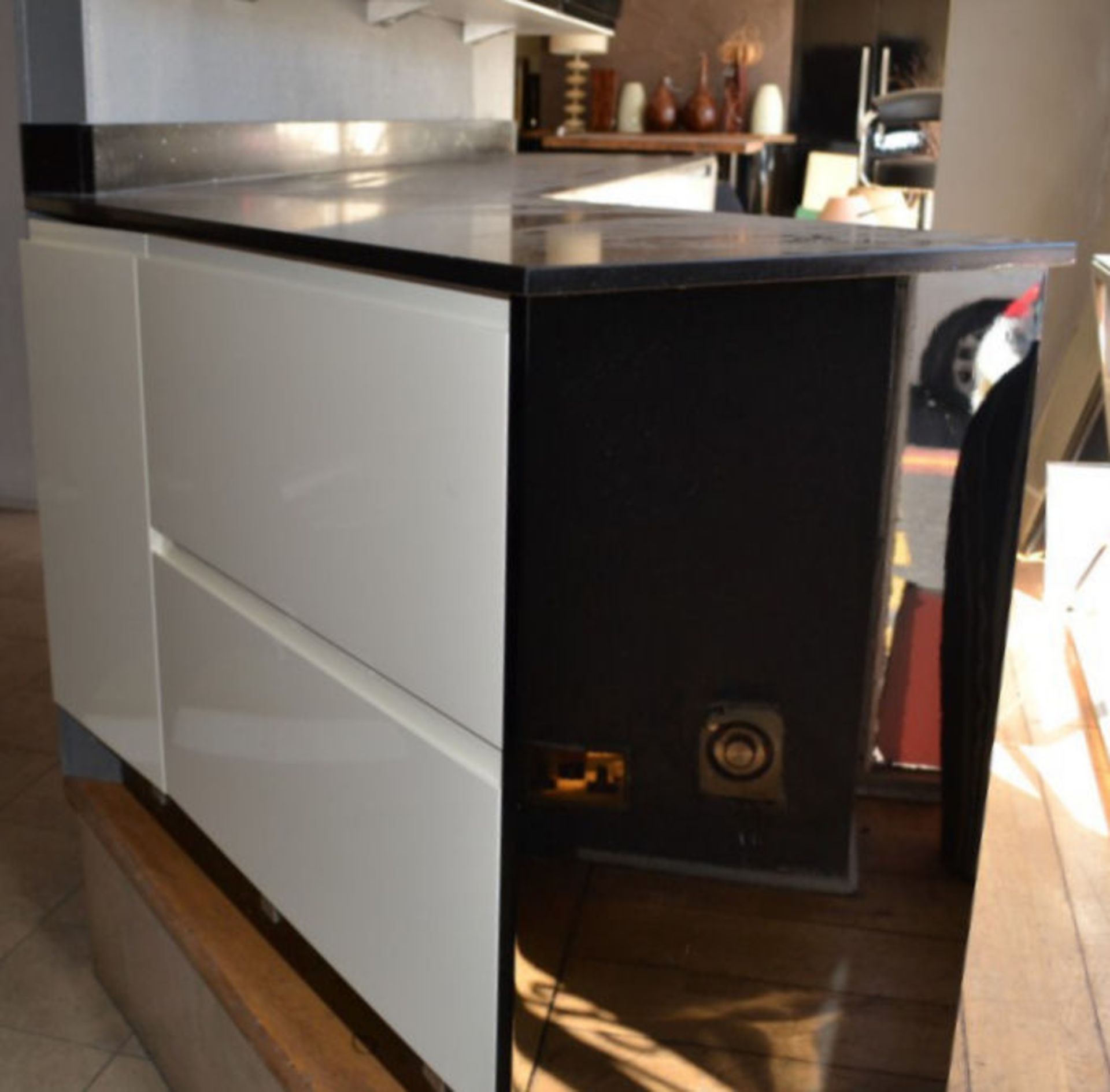 Ex-Display Kitchen Units in Black and White - CL108 - Item Location: Bury, BL9 - Image 8 of 9