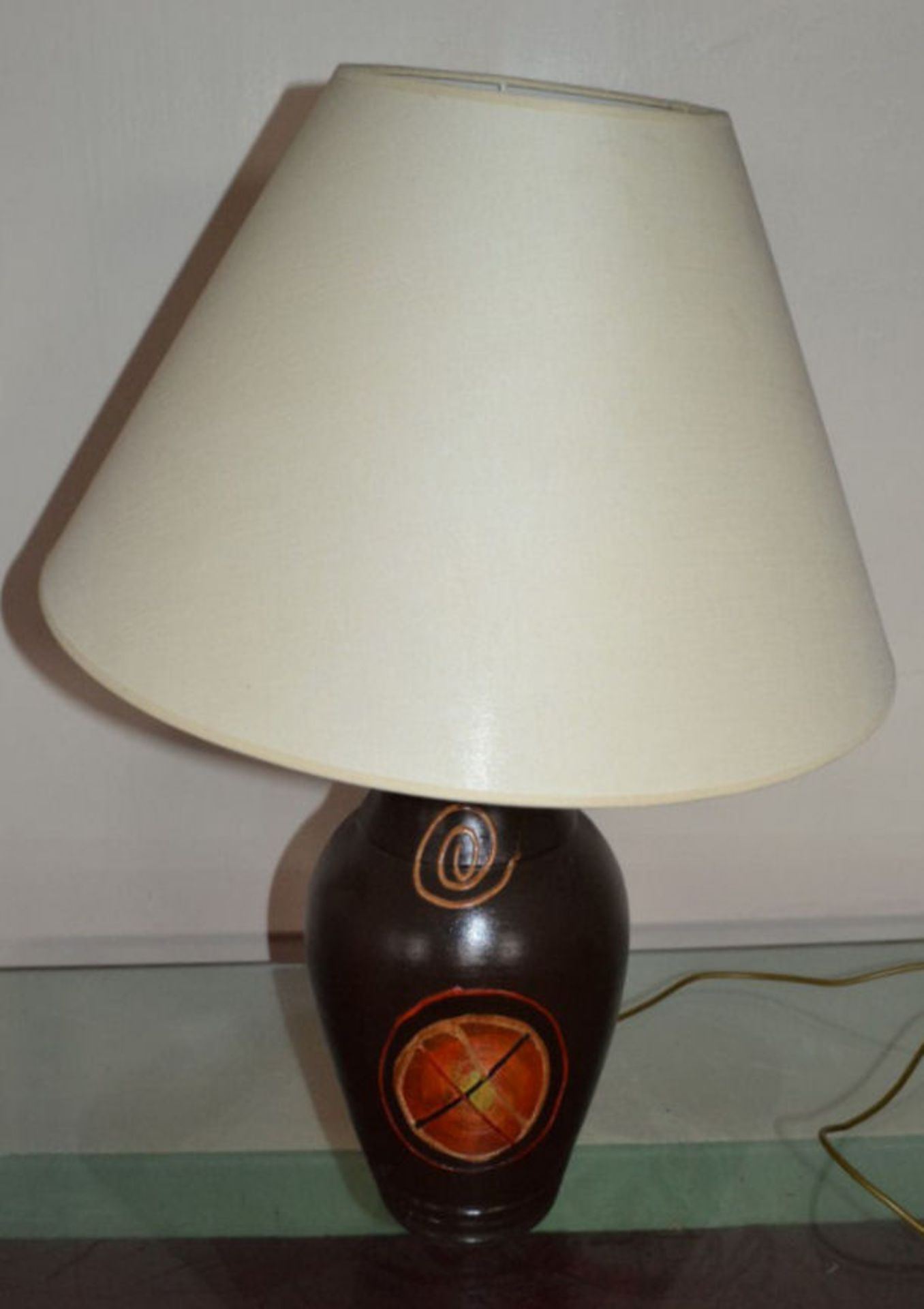 1 x Dark Brown Lamp With Cream Lampshade. Height 74cm To Top Of Lampshade. Lampshade Is 30cm Tall. - Image 3 of 4