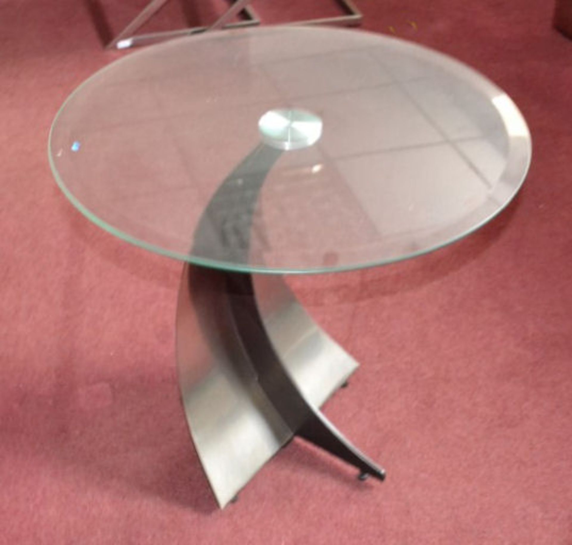 1 x Modern Round Glass Side Table set on Curved Metal Legs - Image 2 of 6