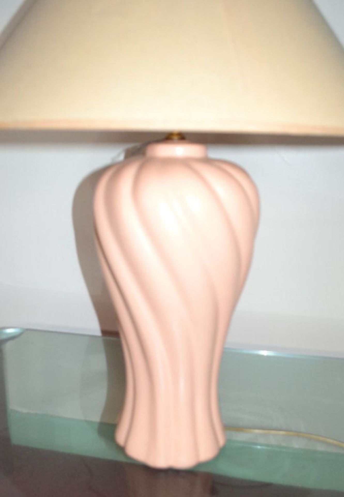 1 x Large Peach Lamp. Total Height Of 74cm - CL108 - Image 4 of 4