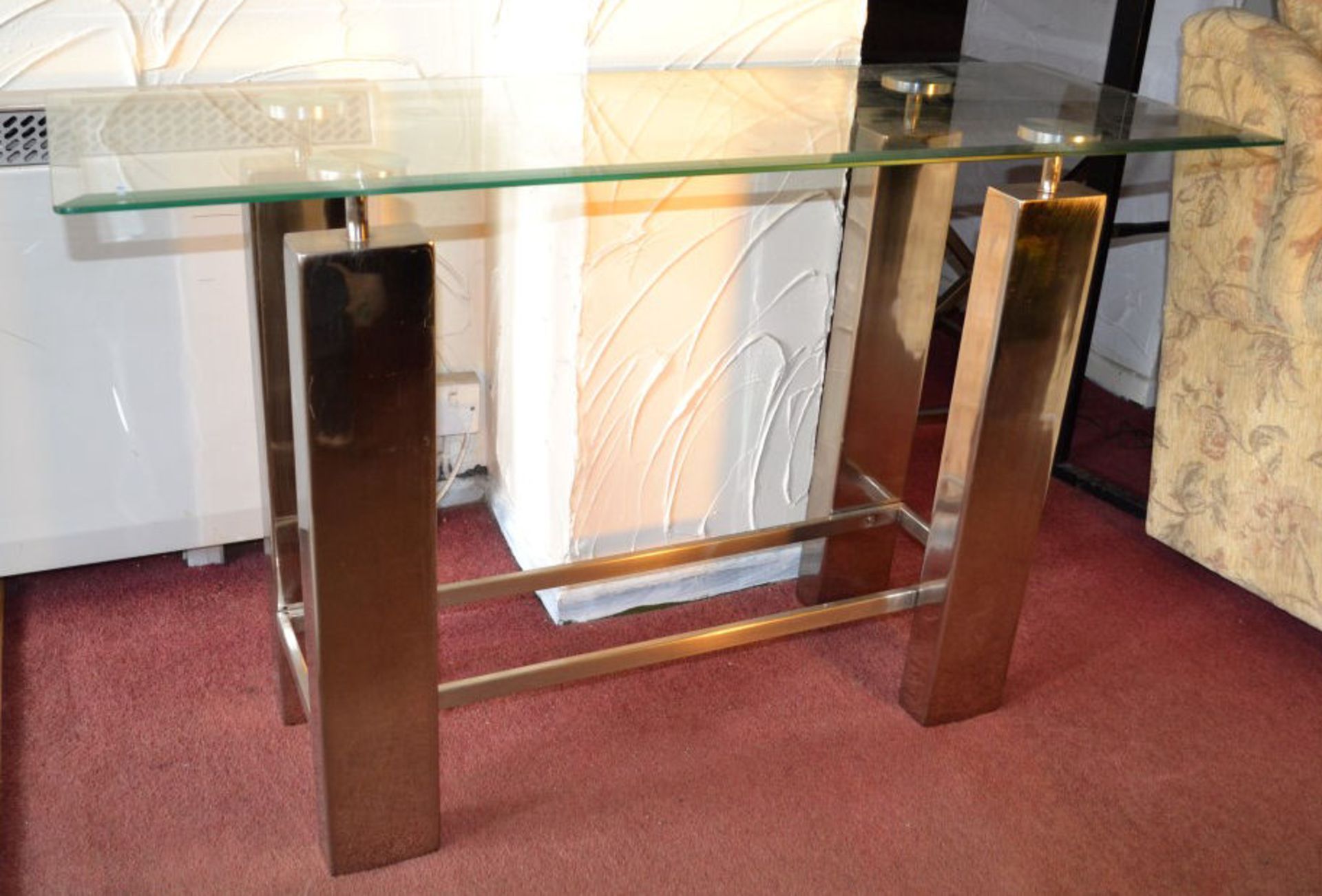 1 x Contemporary Glass Top Console Table With Silver Metal Legs - CL108 - Image 2 of 5