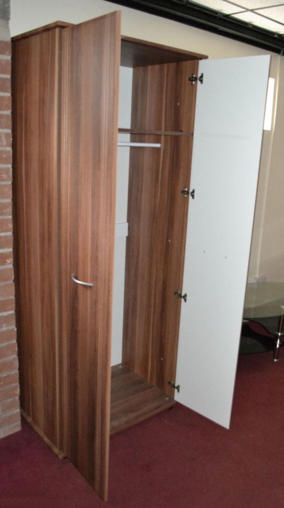 1 x Large 2 Door Wardrobe with Silver Handles - Image 5 of 5