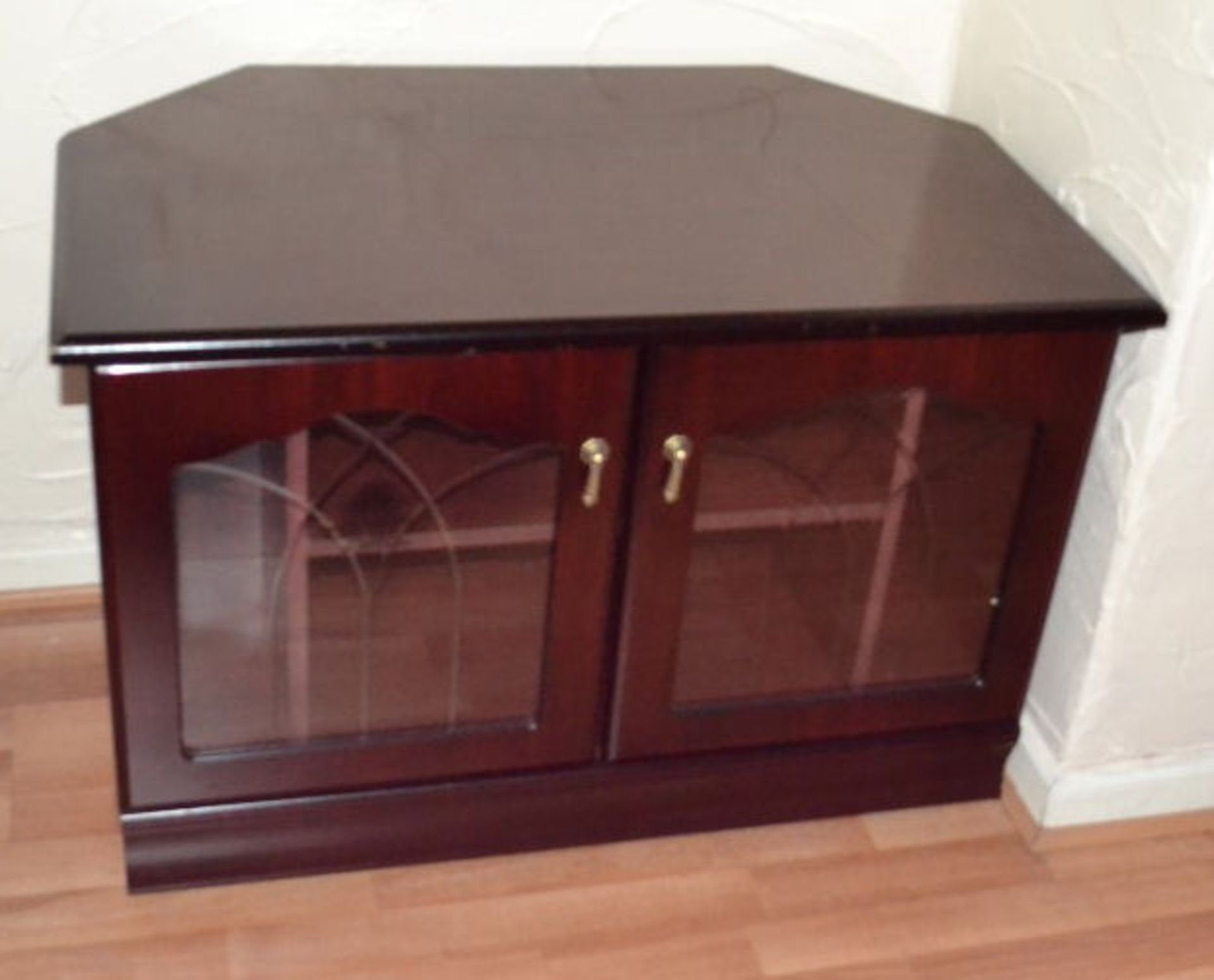 1 x TV Unit In Dark Wood. Slight Marks On Corners. Length 85cm. Depth 52.5cm. Height 58cm. - Image 4 of 4