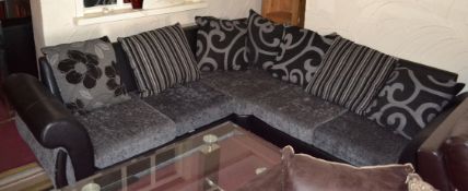 1 x Large Contemporary Leather & Fabric Corner Sofa In Grey & Black
