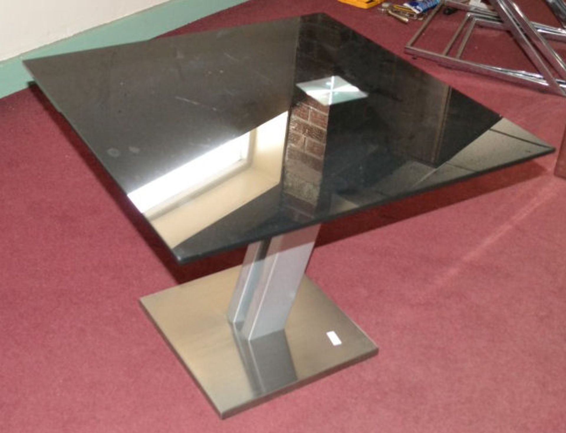 1 x Contemporary Square Black Glass End Table