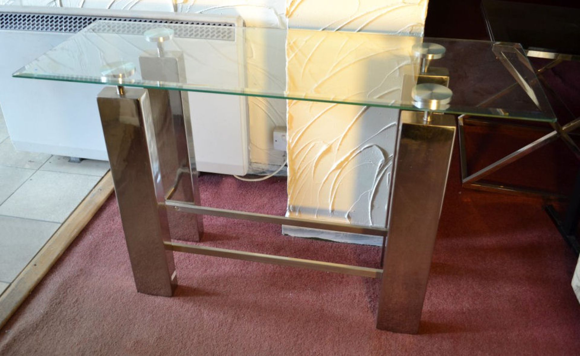 1 x Contemporary Glass Top Console Table With Silver Metal Legs - CL108 - Image 3 of 5